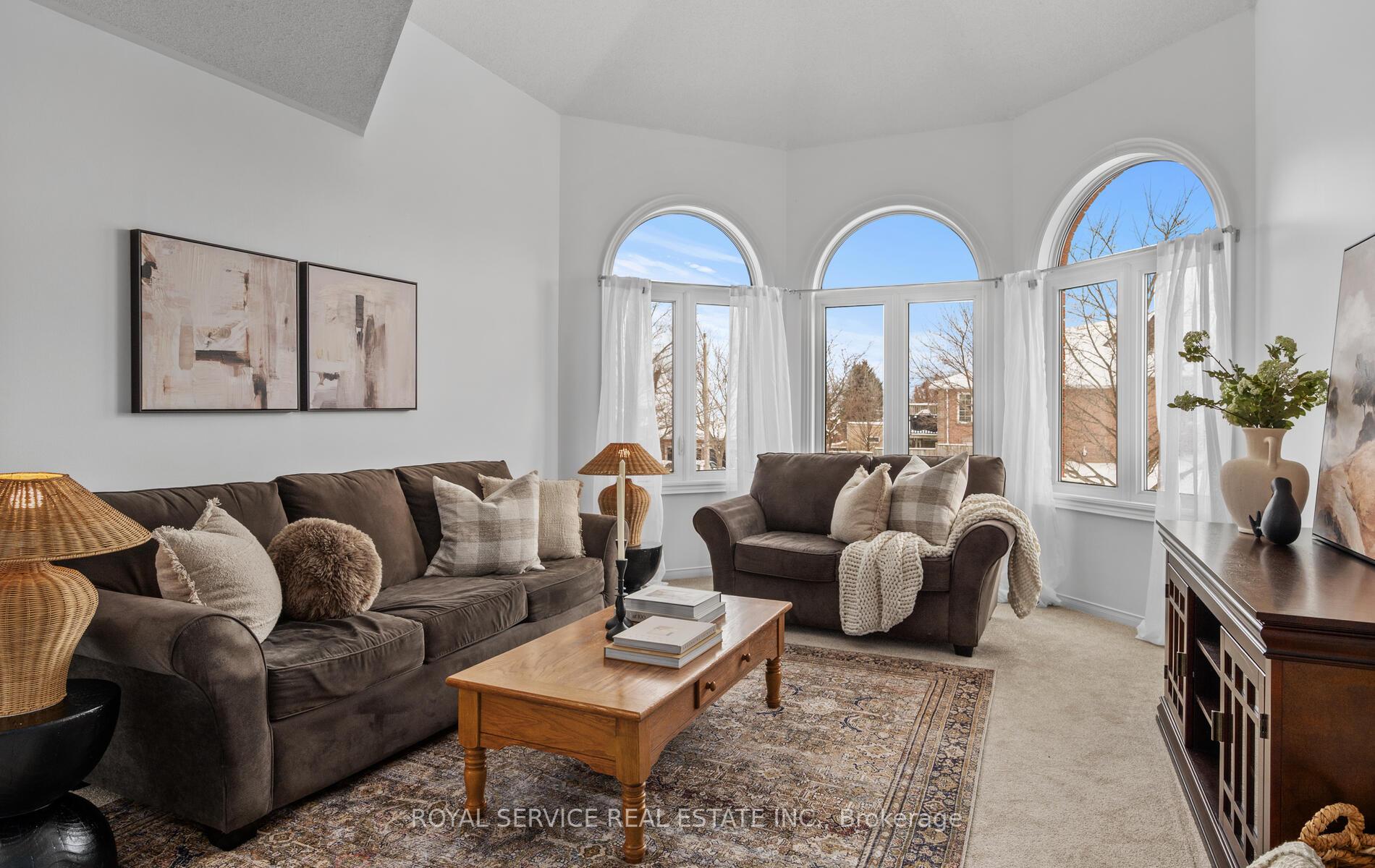 Photo 5 of 100 Freeland Avenue, Clarington, Bowmanville — HOMEH