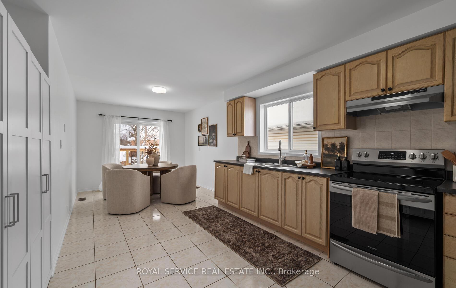Photo 10 of 100 Freeland Avenue, Clarington, Bowmanville — HOMEH