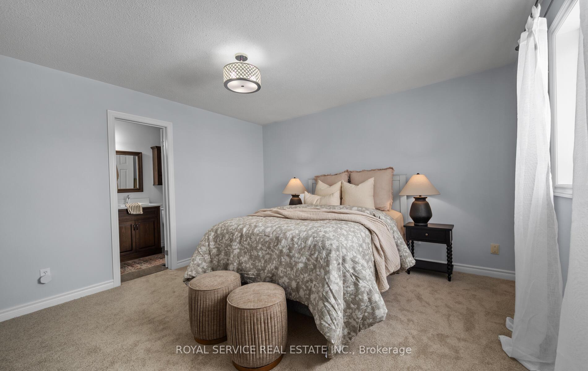 Photo 15 of 100 Freeland Avenue, Clarington, Bowmanville — HOMEH