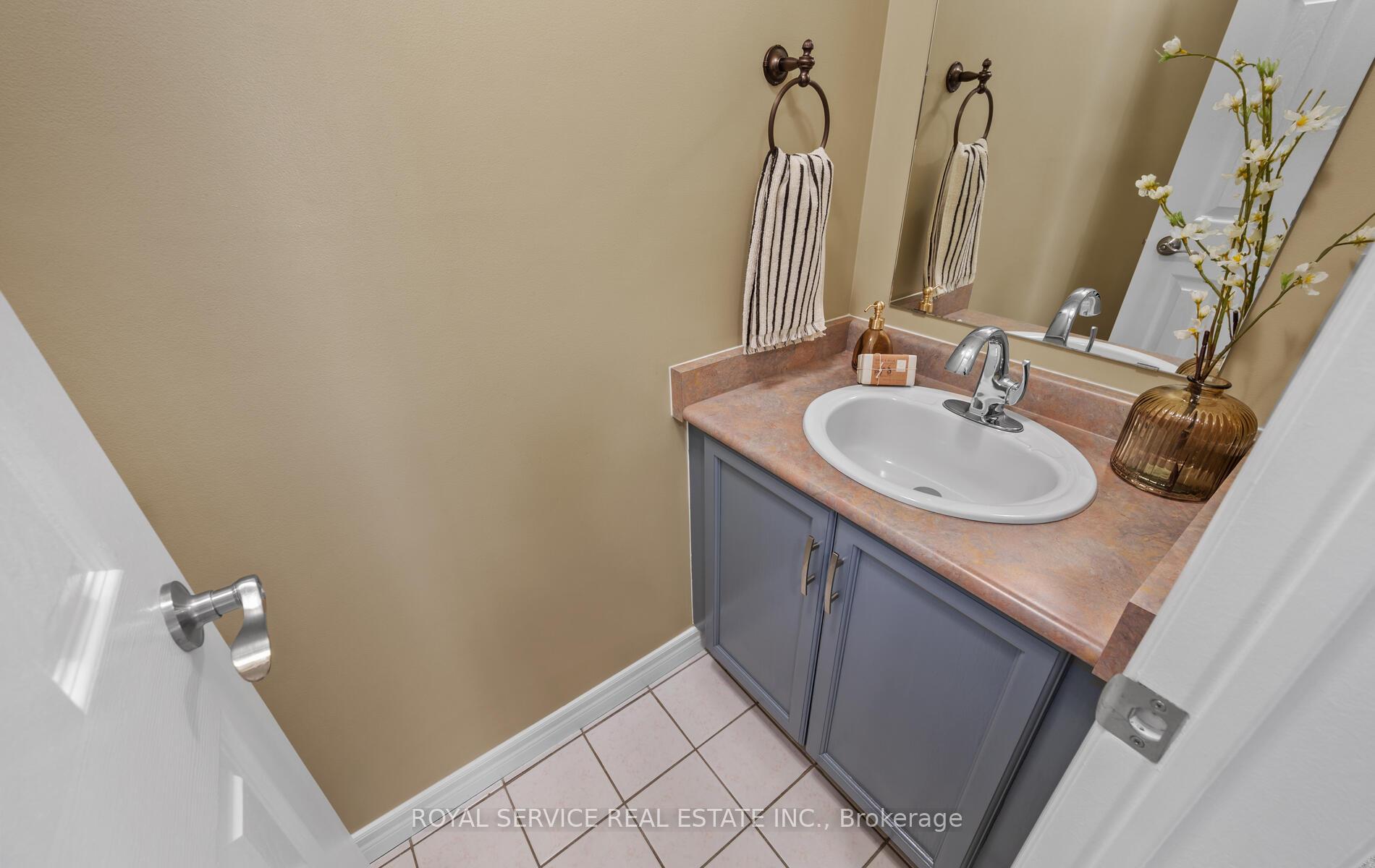 Photo 21 of 100 Freeland Avenue, Clarington, Bowmanville — HOMEH