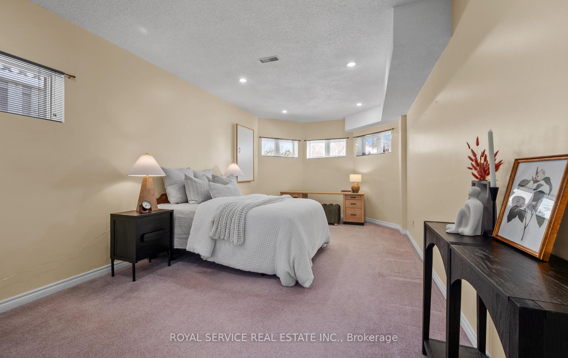 Photo 27 of 100 Freeland Avenue, Clarington, Bowmanville — HOMEH