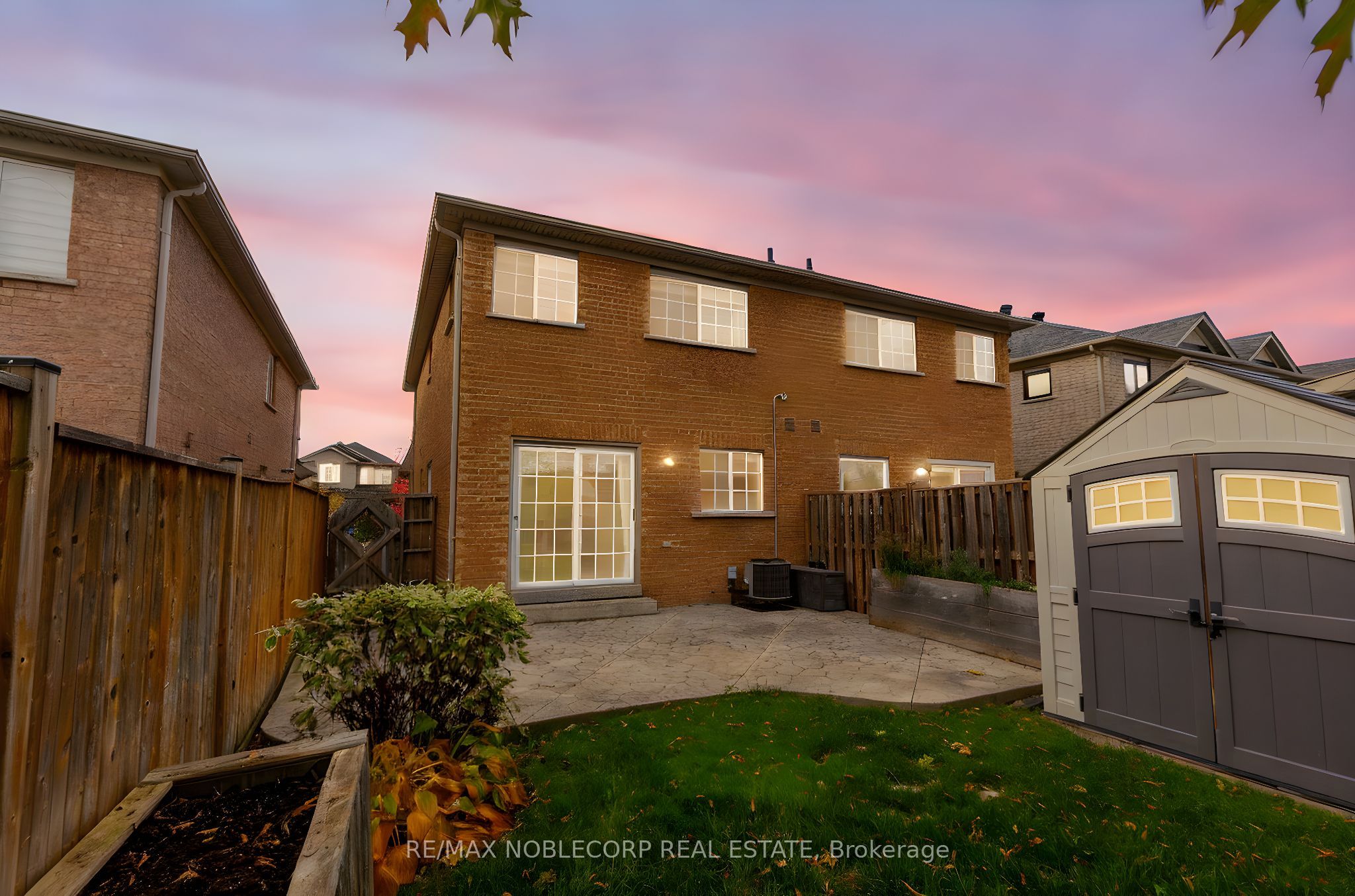 Photo 44 of 54 Lawren Harris Crescent, Caledon, Bolton West — HOMEH