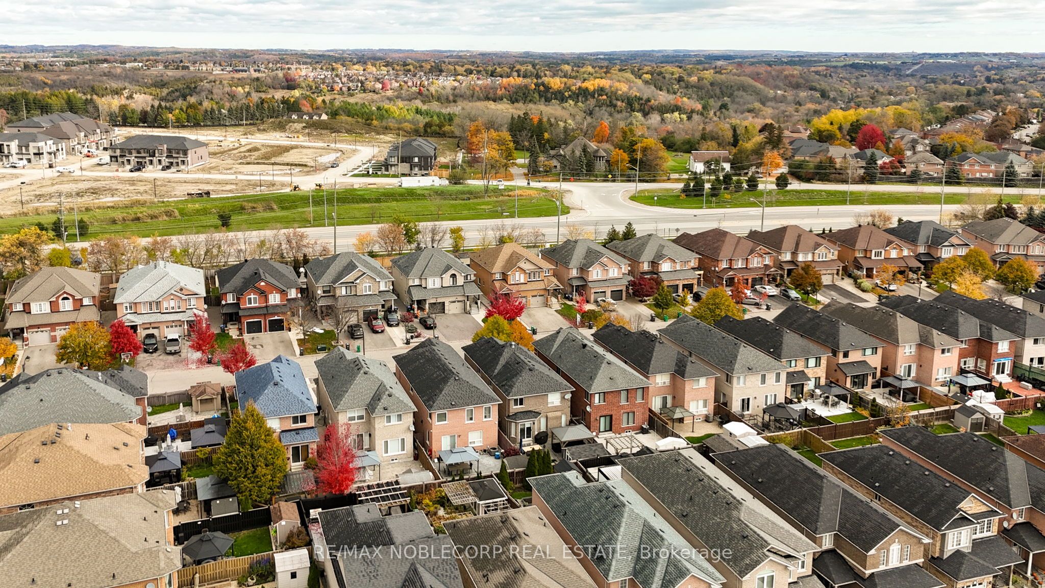 Photo 79 of 54 Lawren Harris Crescent, Caledon, Bolton West — HOMEH