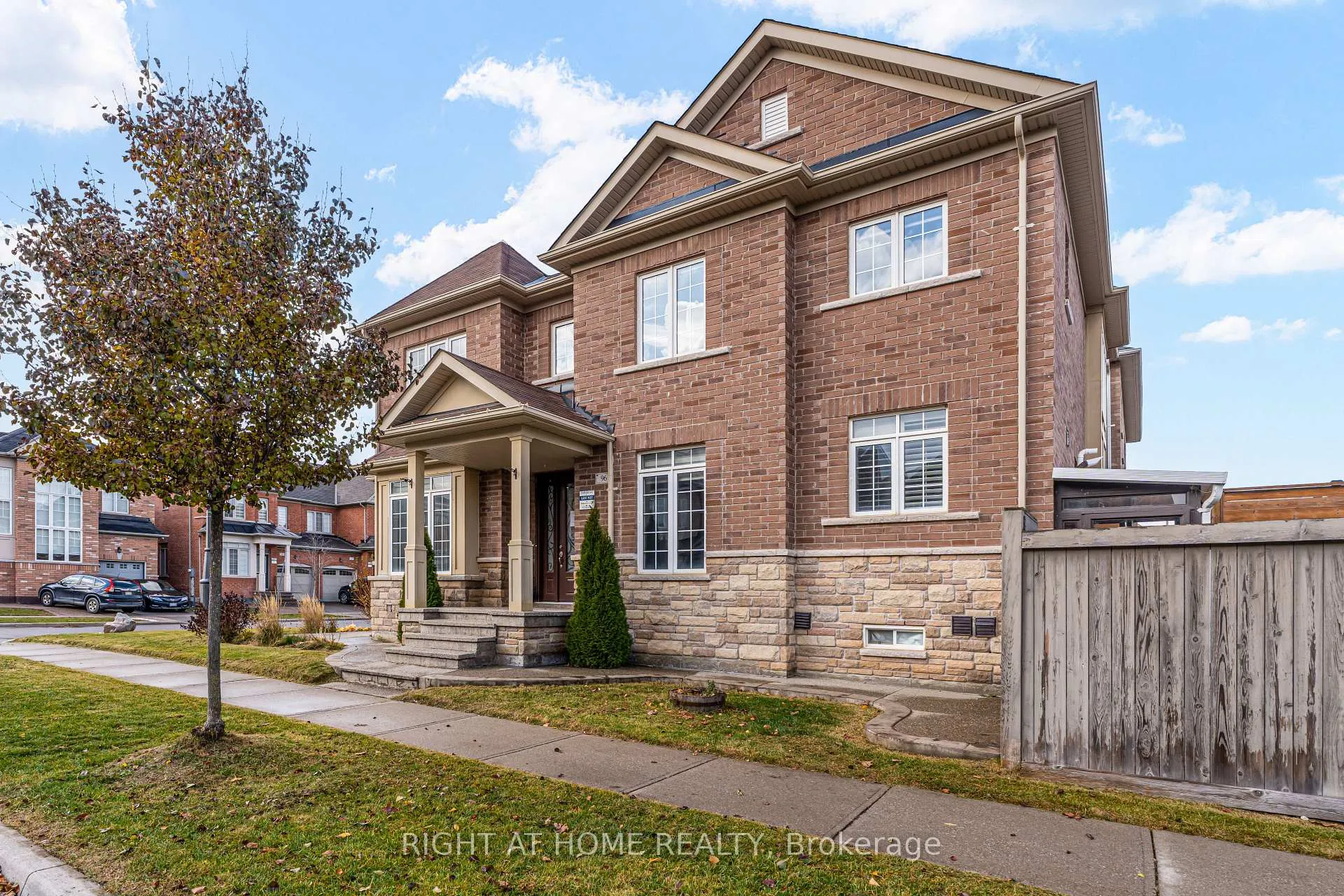 Photo 1 of 96 Humberstone Crescent, Brampton, Northwest Brampton — HOMEH