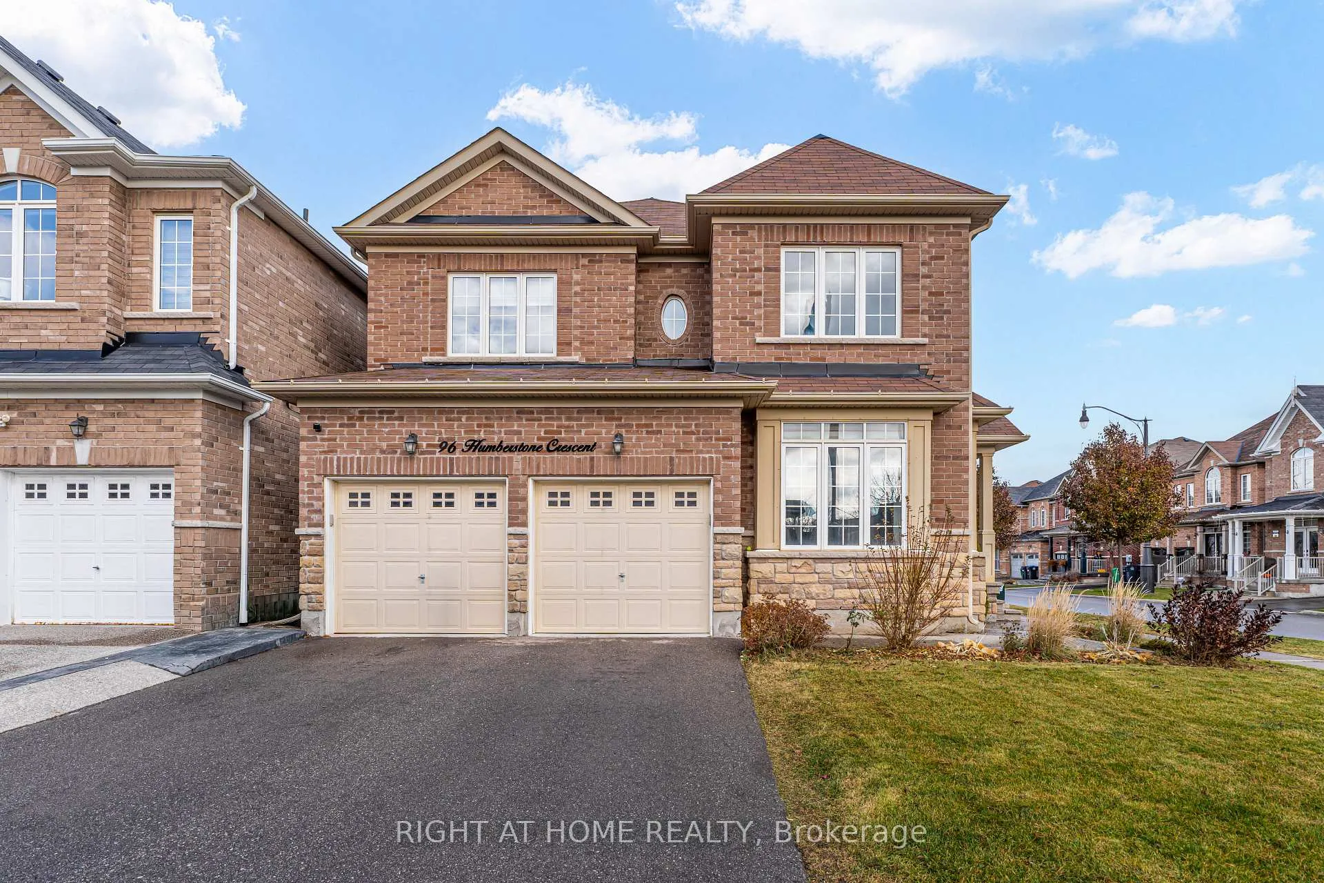 Photo 5 of 96 Humberstone Crescent, Brampton, Northwest Brampton — HOMEH