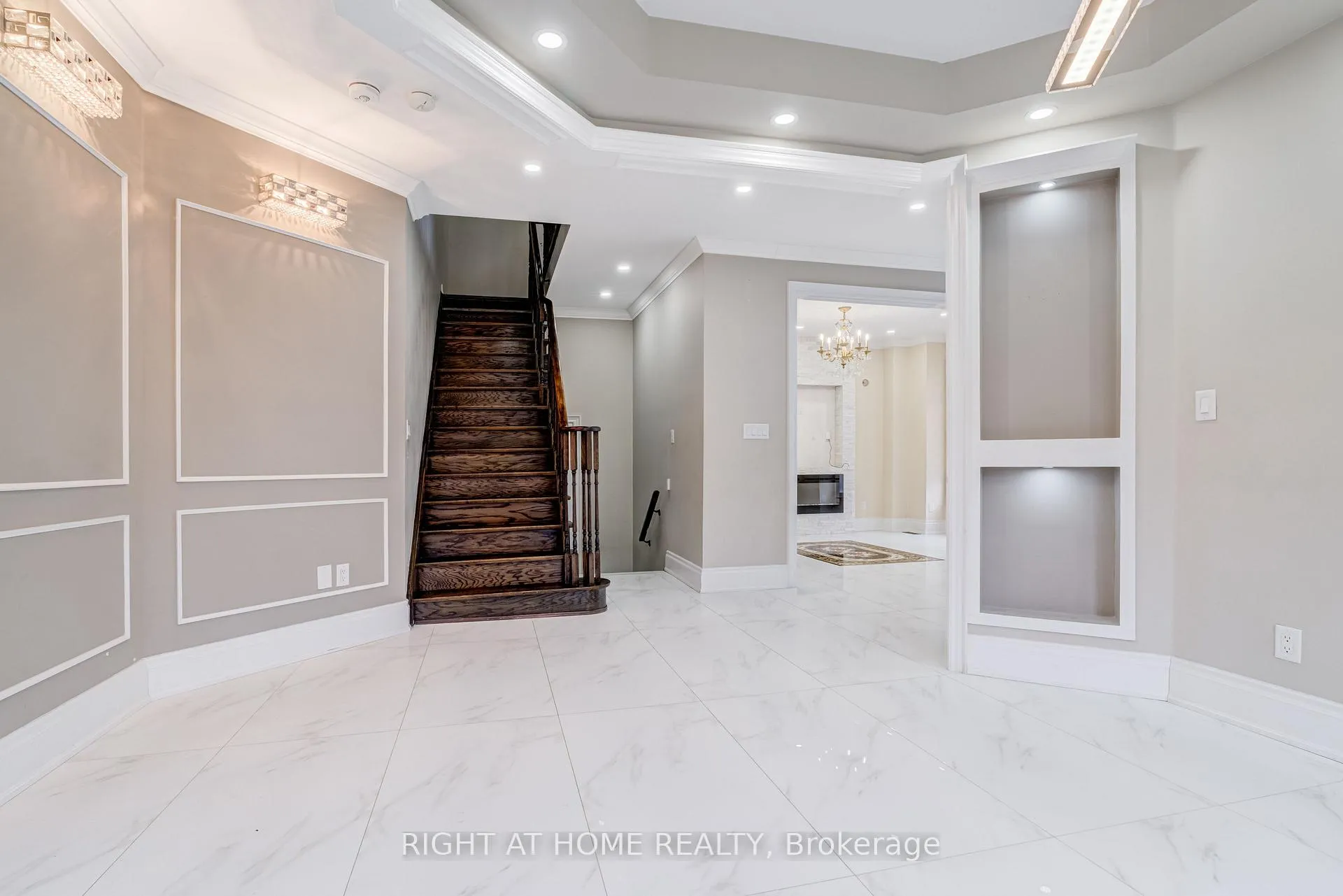Photo 17 of 96 Humberstone Crescent, Brampton, Northwest Brampton — HOMEH