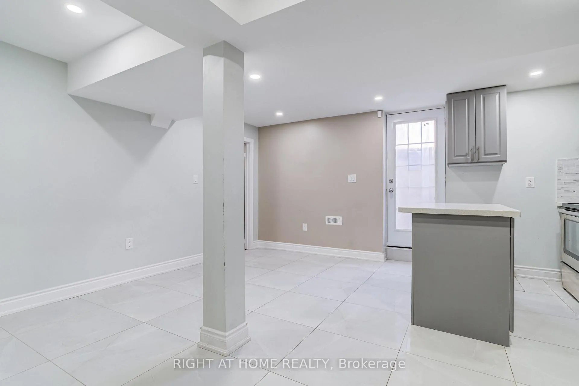 Photo 60 of 96 Humberstone Crescent, Brampton, Northwest Brampton — HOMEH