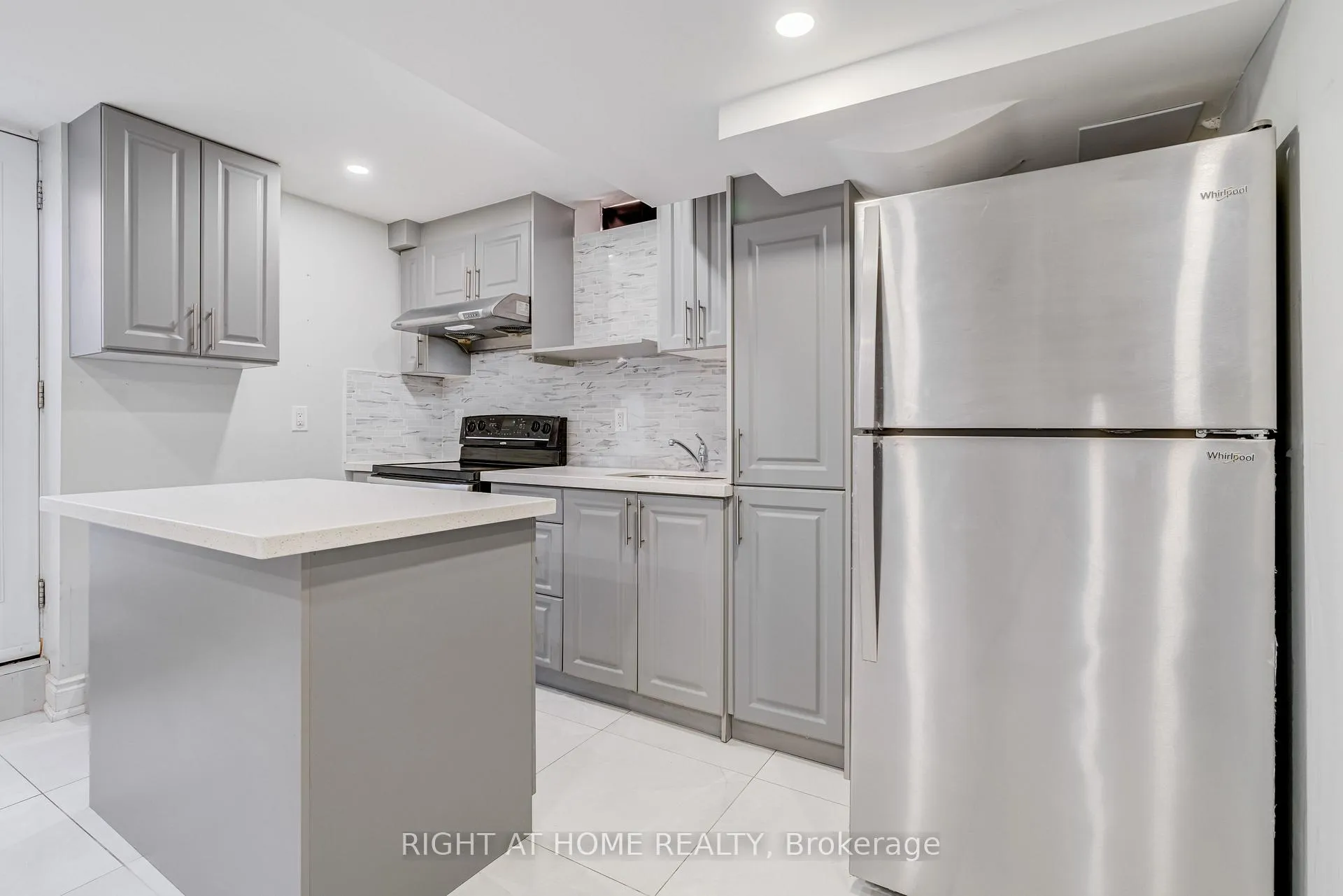 Photo 68 of 96 Humberstone Crescent, Brampton, Northwest Brampton — HOMEH