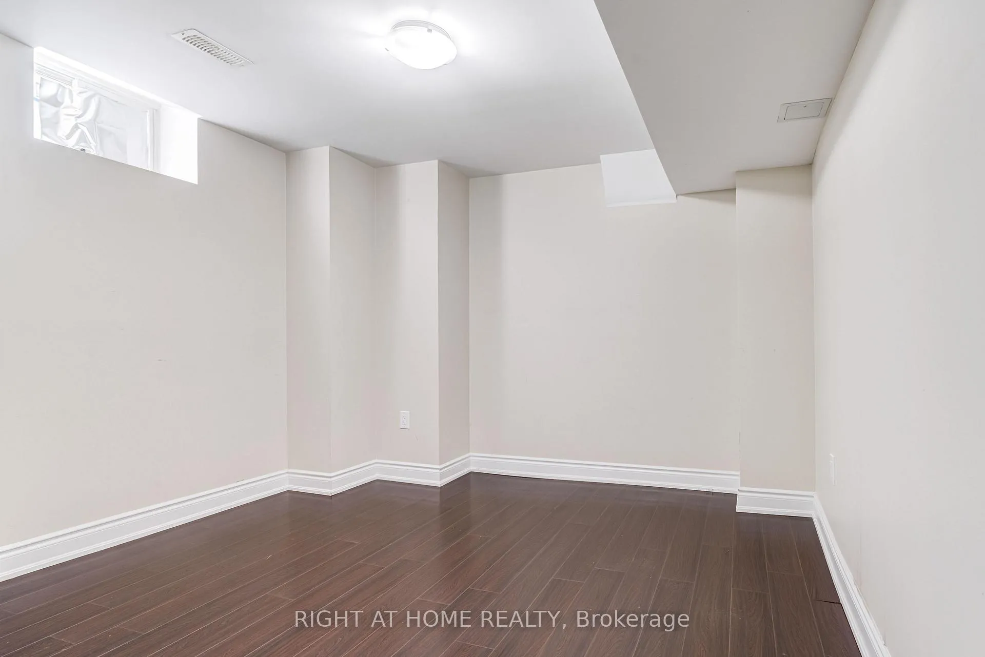 Photo 74 of 96 Humberstone Crescent, Brampton, Northwest Brampton — HOMEH