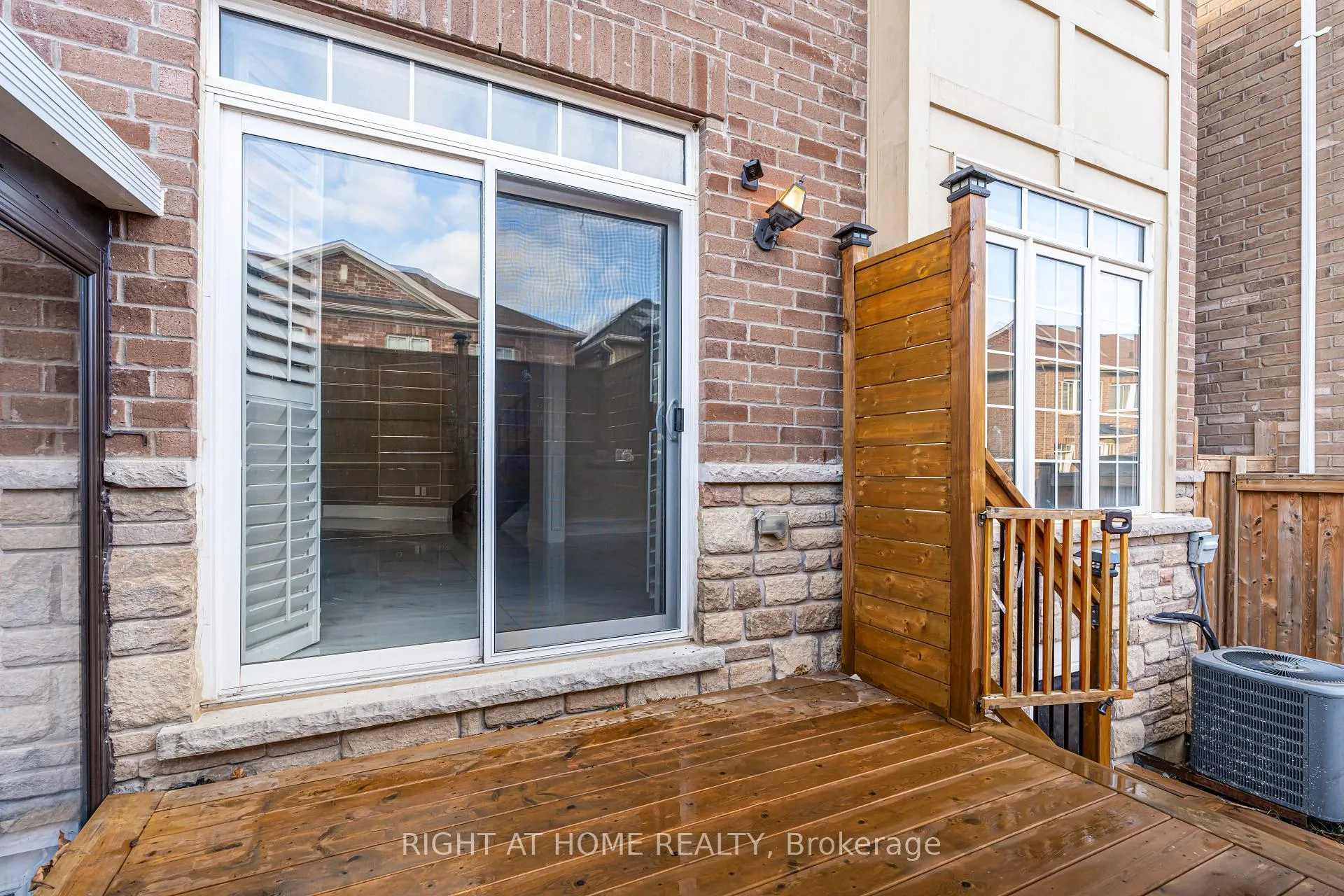 Photo 81 of 96 Humberstone Crescent, Brampton, Northwest Brampton — HOMEH