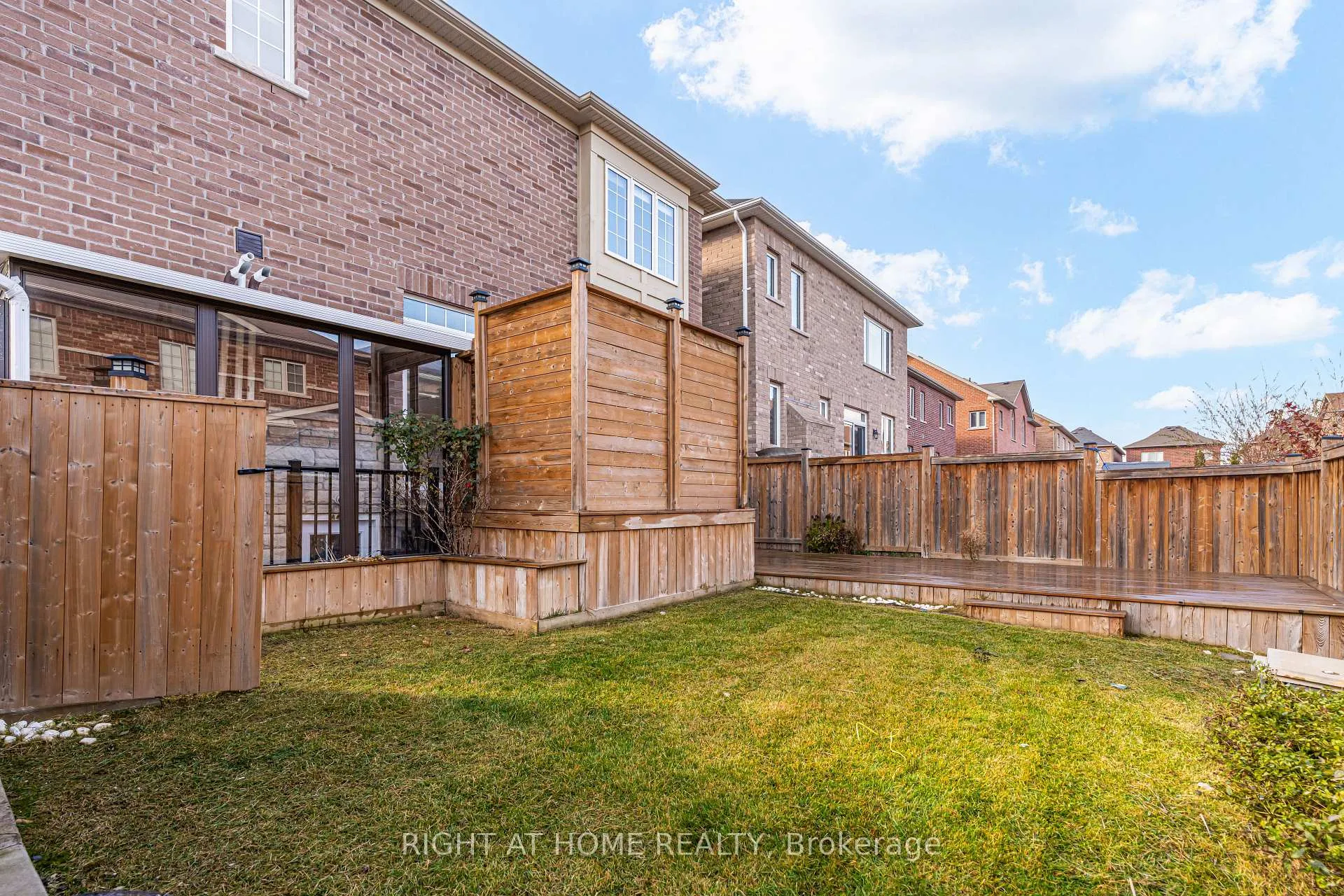 Photo 89 of 96 Humberstone Crescent, Brampton, Northwest Brampton — HOMEH