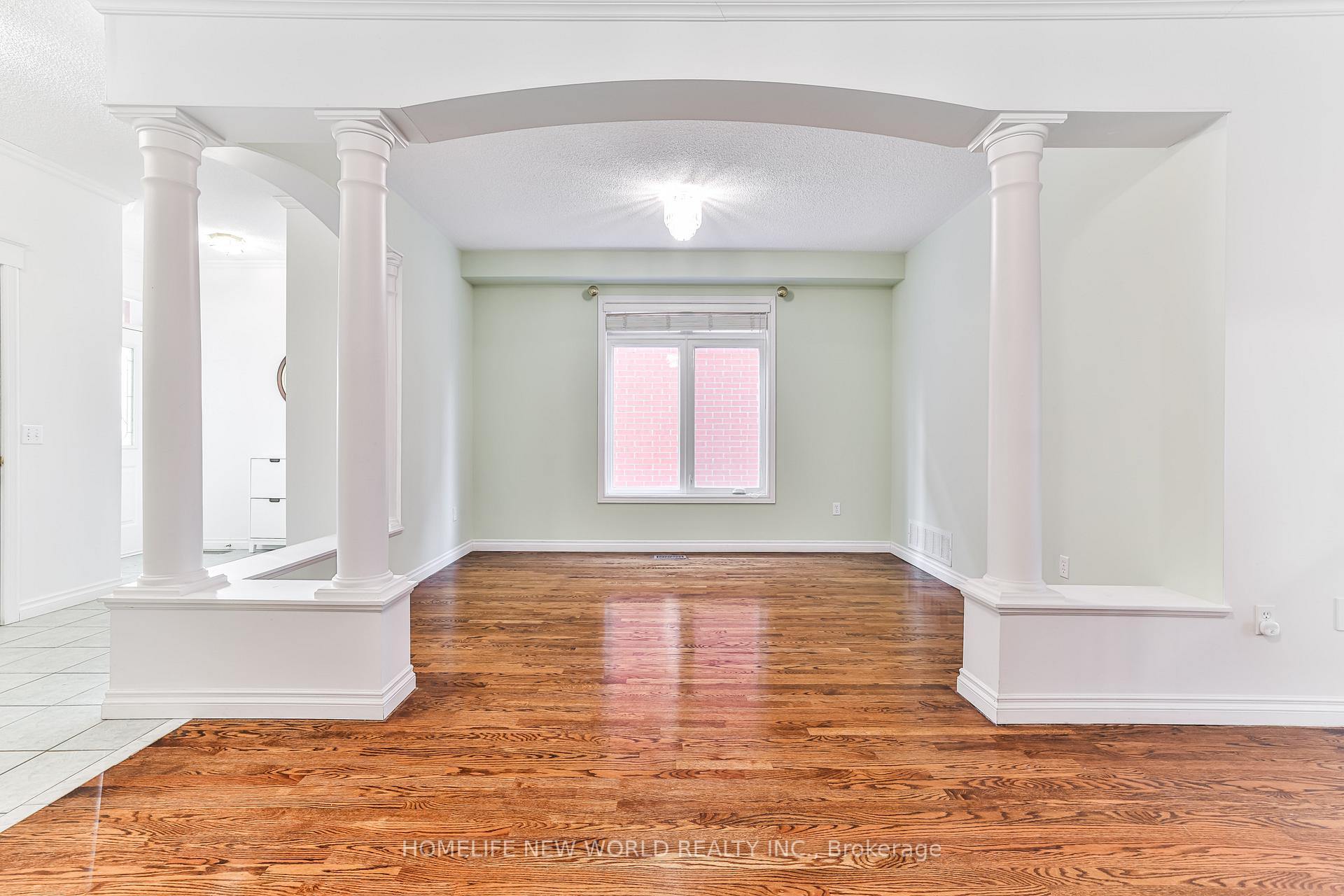 Photo 5 of 16 Downey Circle, Aurora, Bayview Wellington — HOMEH