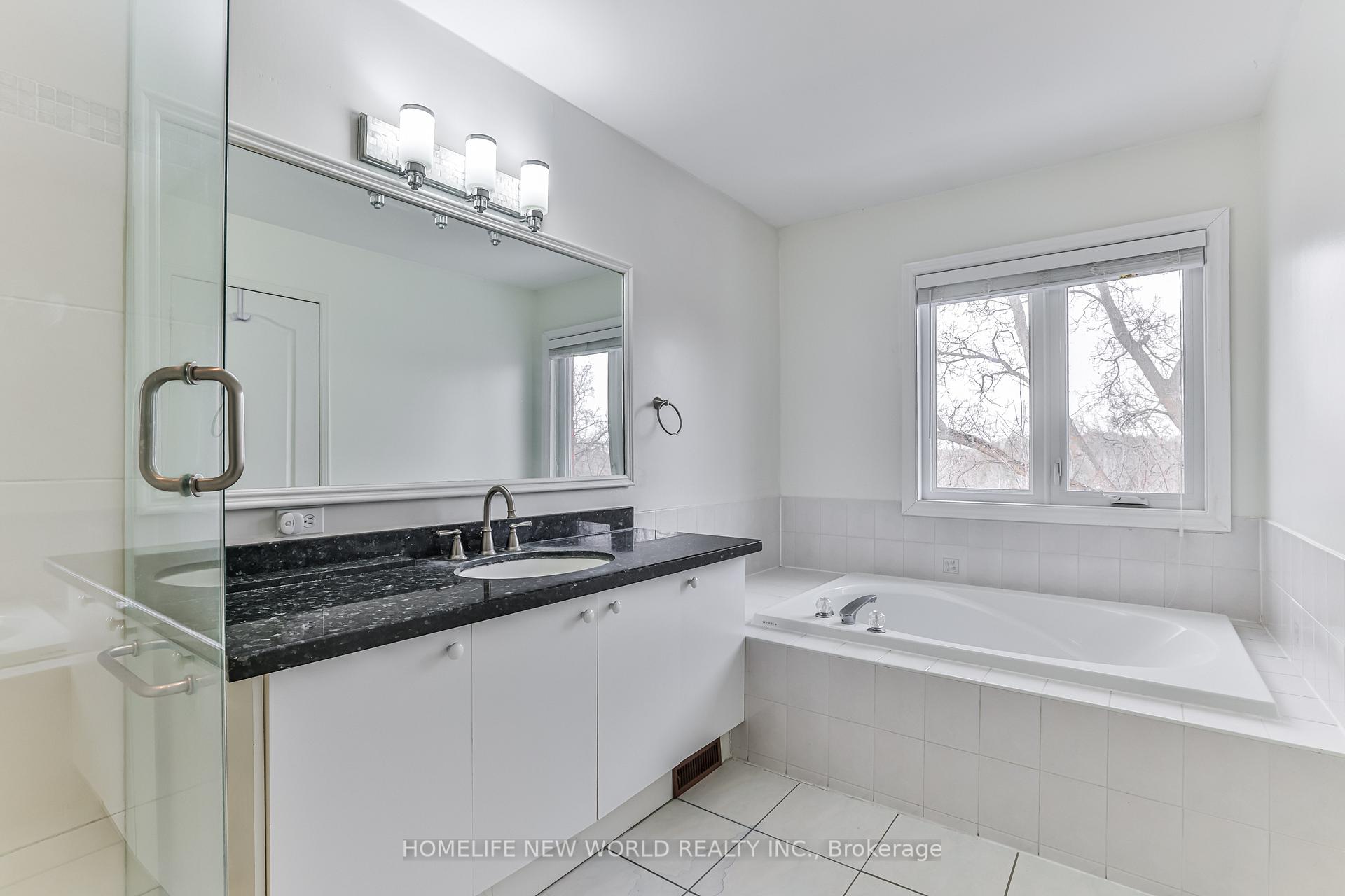 Photo 9 of 16 Downey Circle, Aurora, Bayview Wellington — HOMEH