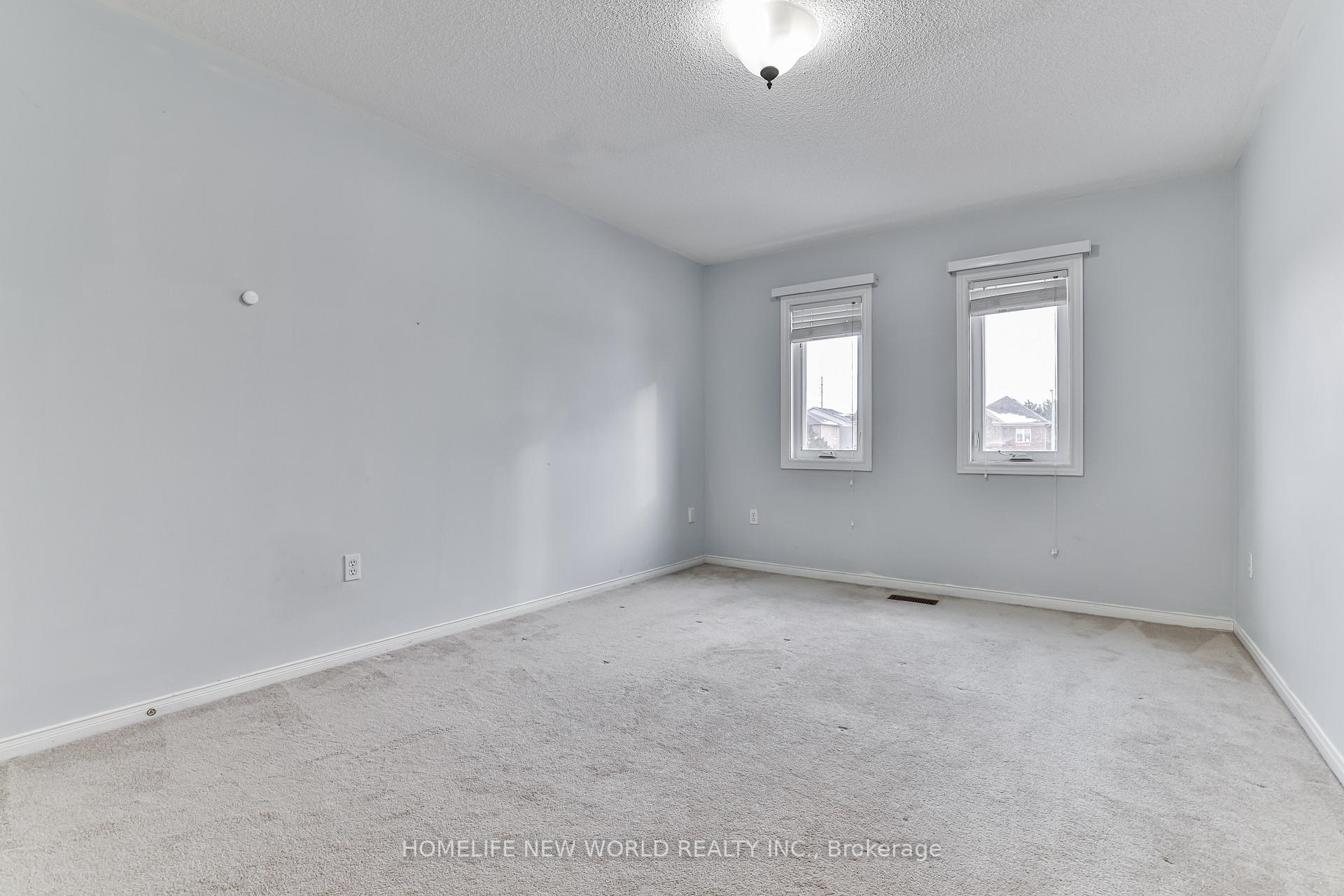 Photo 13 of 16 Downey Circle, Aurora, Bayview Wellington — HOMEH