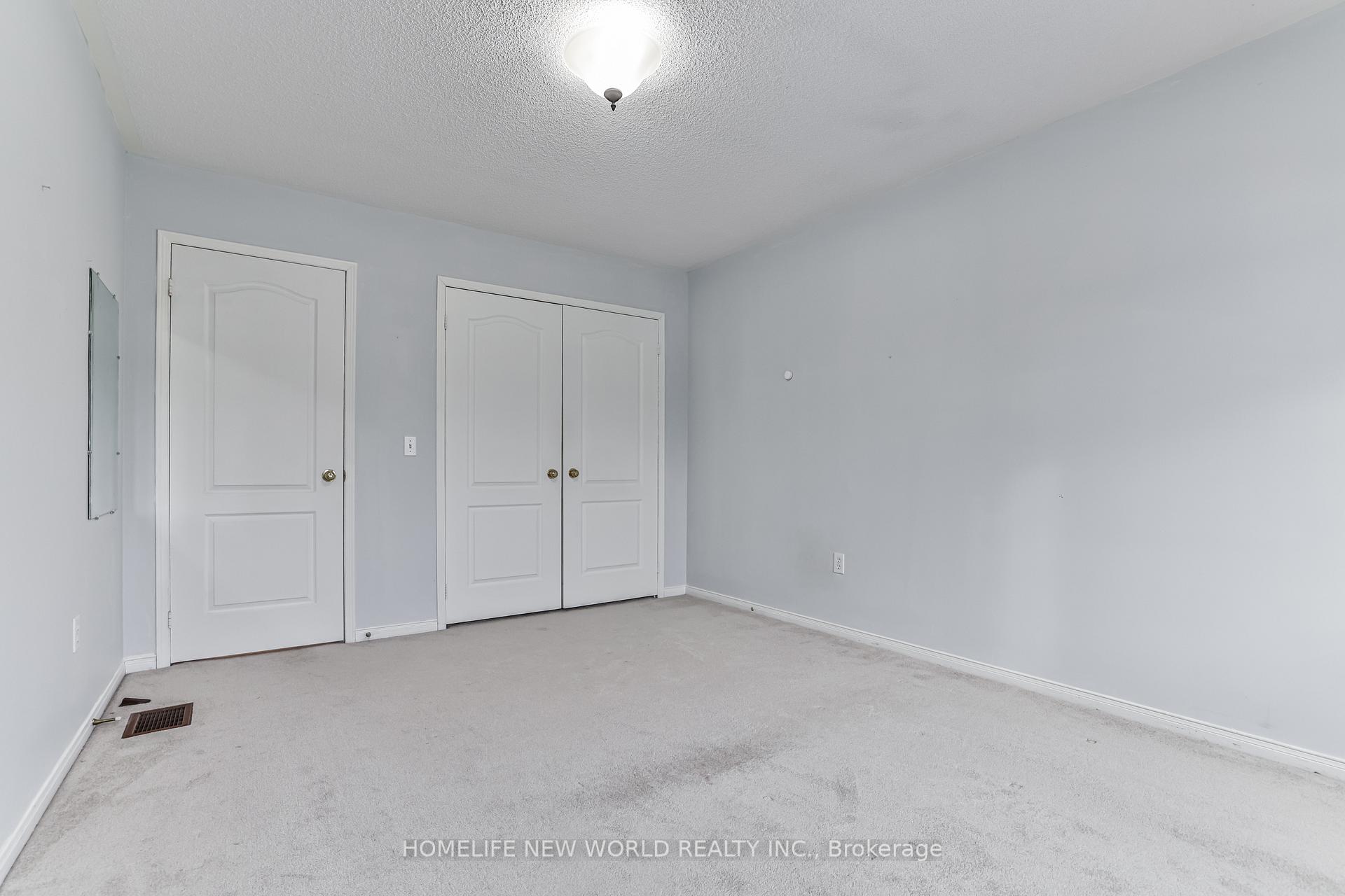 Photo 12 of 16 Downey Circle, Aurora, Bayview Wellington — HOMEH
