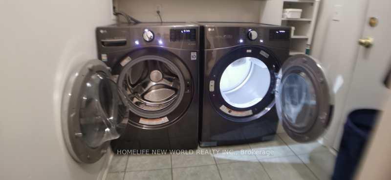 Photo 14 of 16 Downey Circle, Aurora, Bayview Wellington — HOMEH