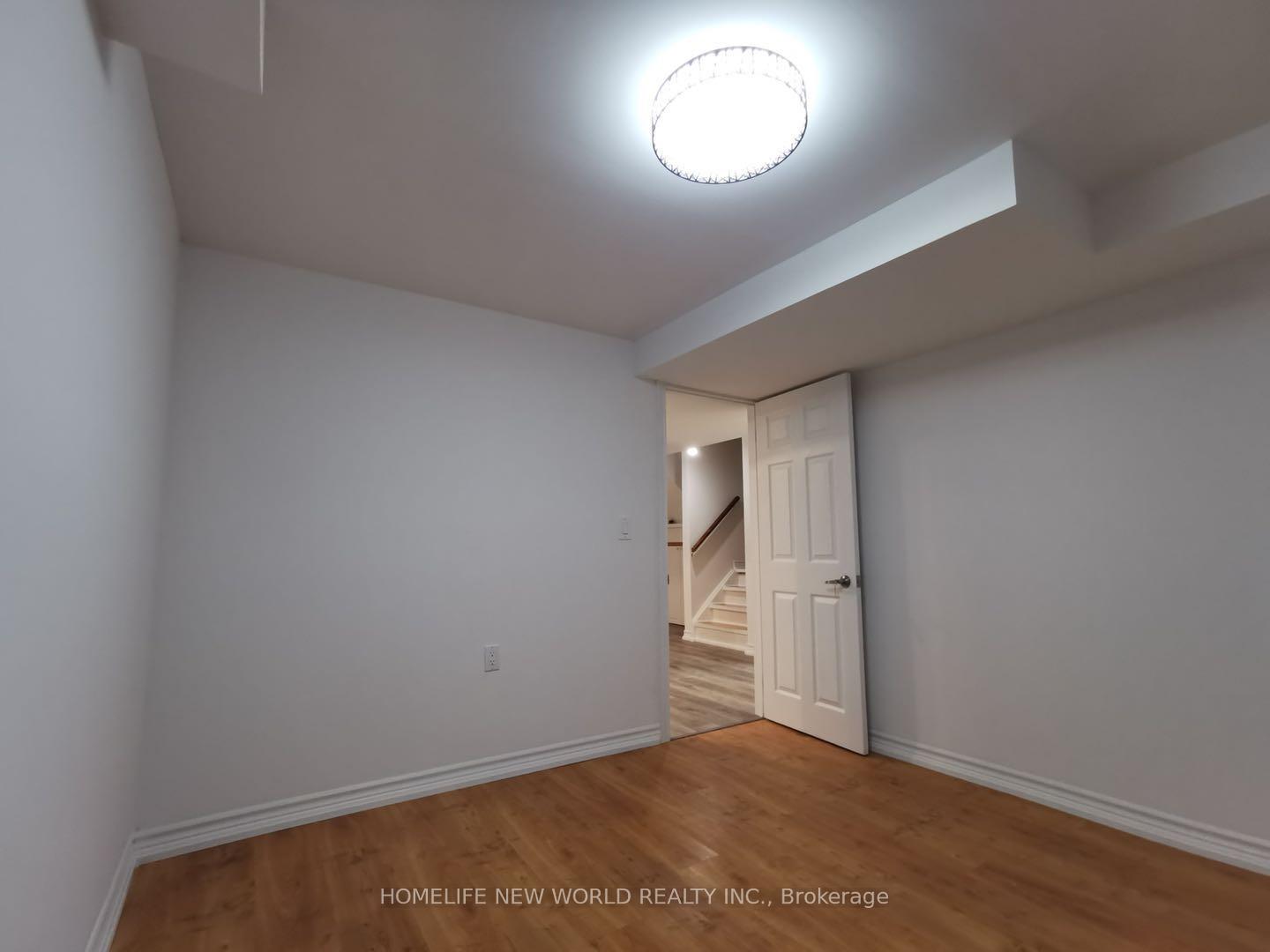 Photo 20 of 16 Downey Circle, Aurora, Bayview Wellington — HOMEH