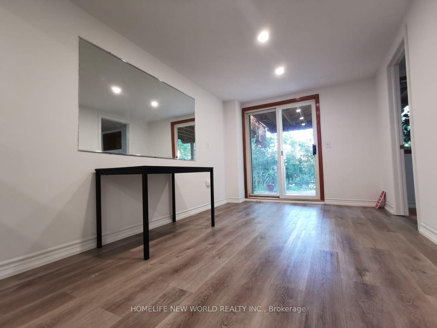 Photo 23 of 16 Downey Circle, Aurora, Bayview Wellington — HOMEH
