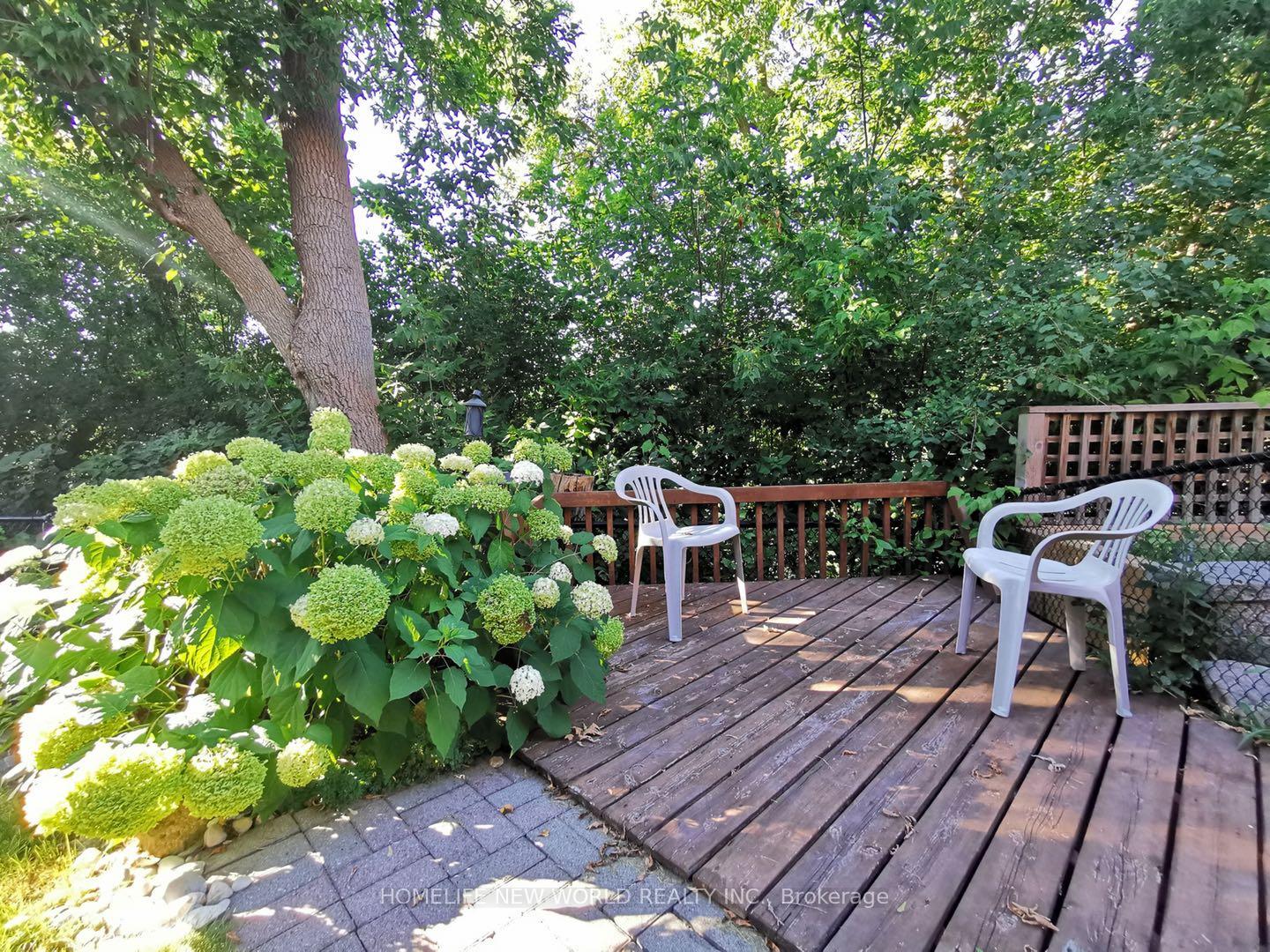 Photo 26 of 16 Downey Circle, Aurora, Bayview Wellington — HOMEH