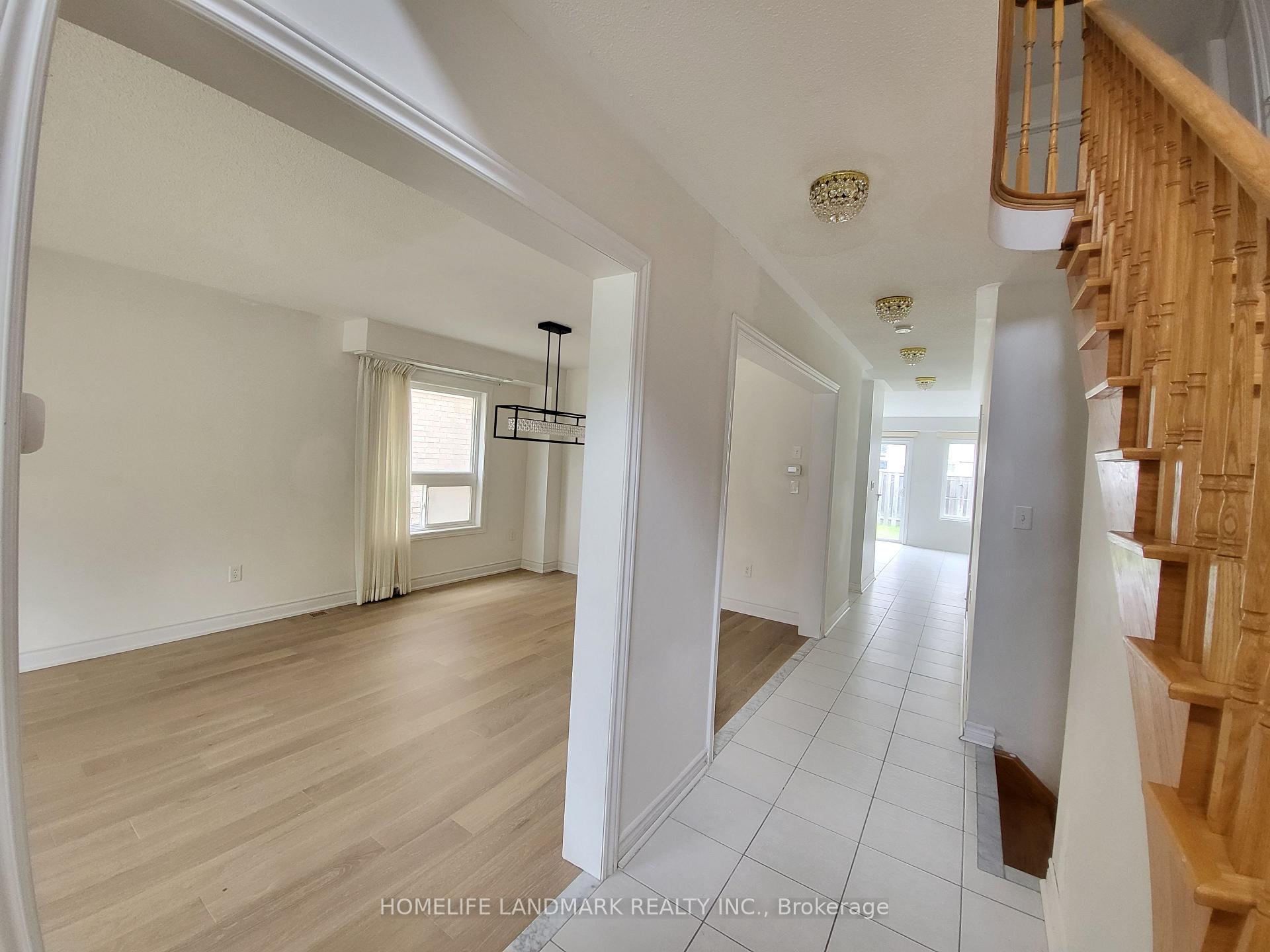 Photo 2 of 37 Maple Crown Terrace, Barrie, Innis-Shore — HOMEH