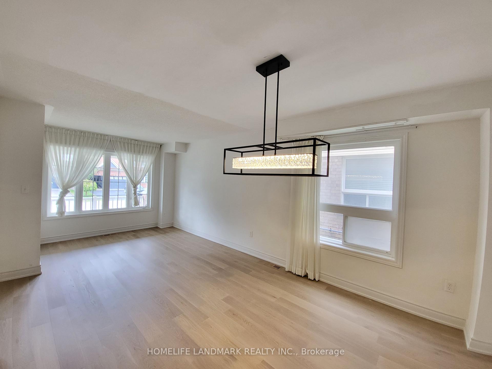 Photo 4 of 37 Maple Crown Terrace, Barrie, Innis-Shore — HOMEH