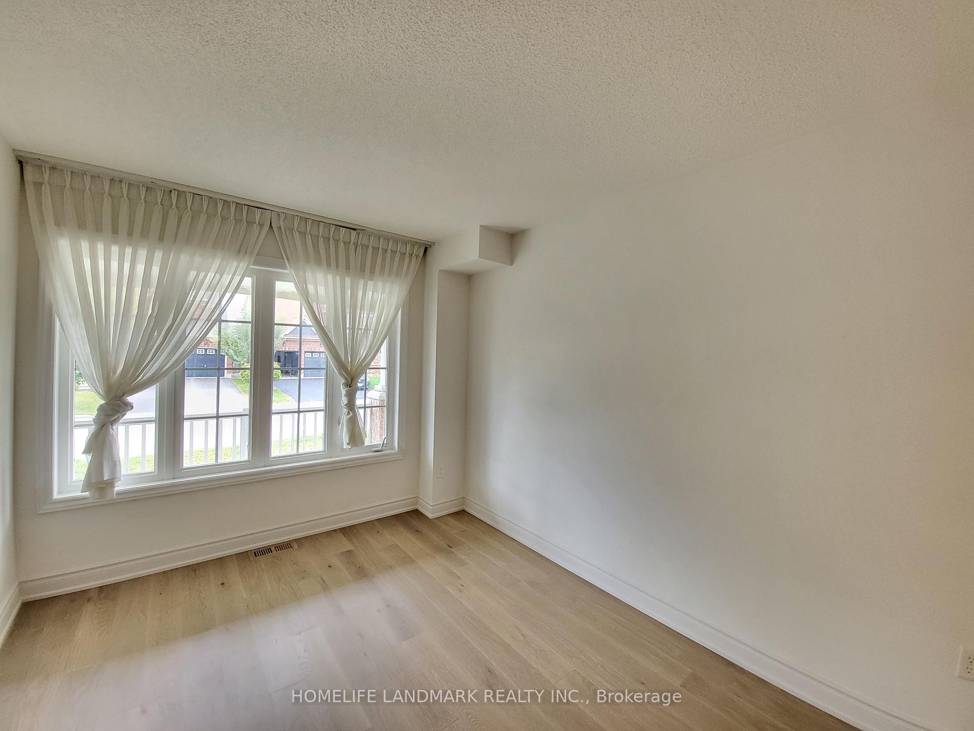 Photo 7 of 37 Maple Crown Terrace, Barrie, Innis-Shore — HOMEH