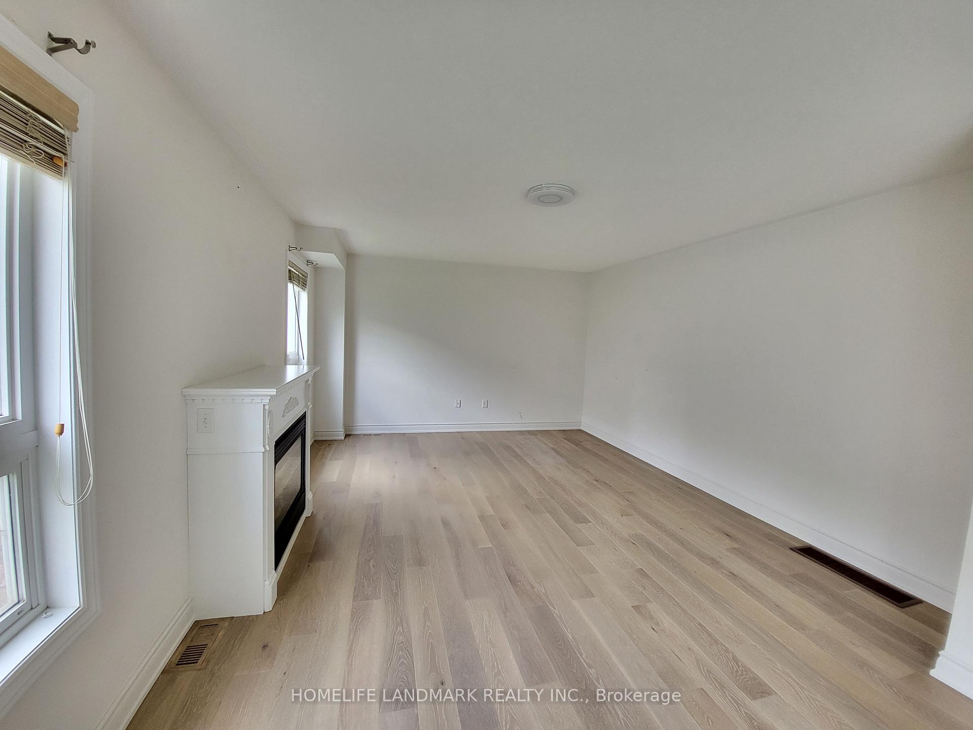 Photo 10 of 37 Maple Crown Terrace, Barrie, Innis-Shore — HOMEH
