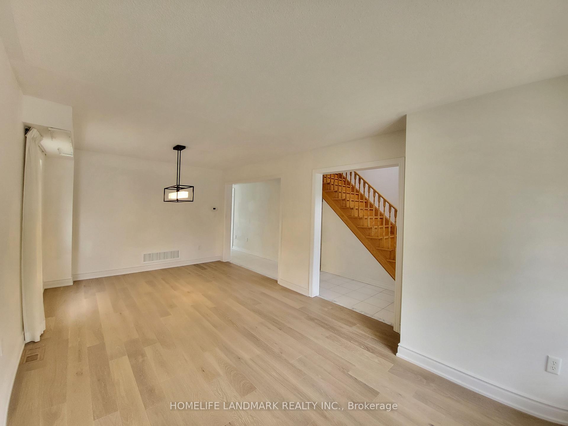 Photo 13 of 37 Maple Crown Terrace, Barrie, Innis-Shore — HOMEH