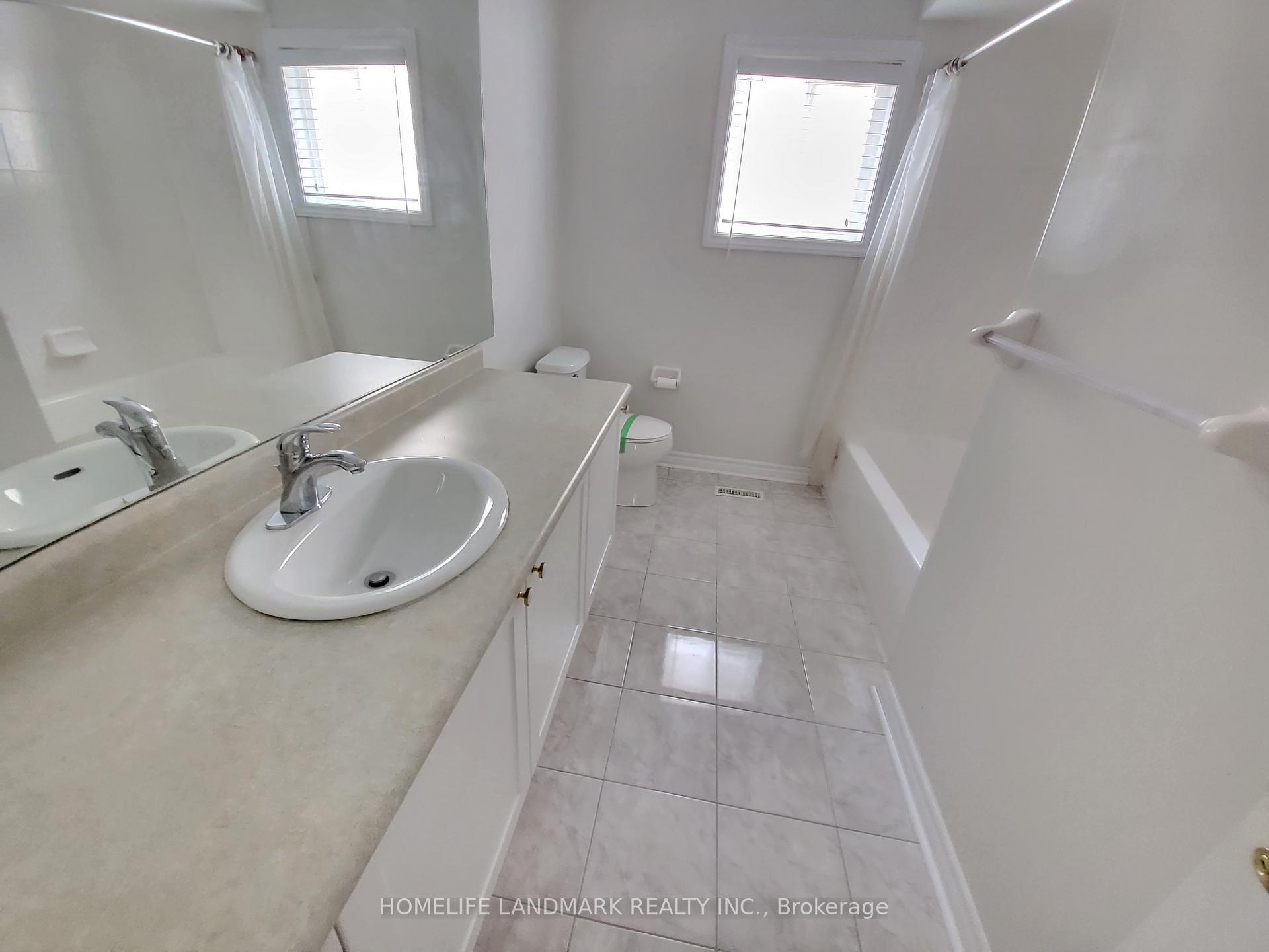 Photo 15 of 37 Maple Crown Terrace, Barrie, Innis-Shore — HOMEH