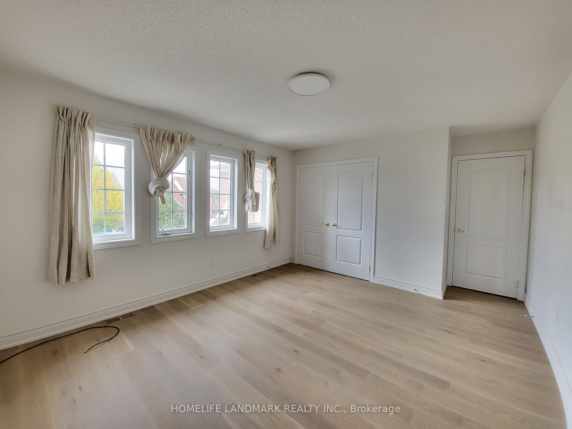 Photo 19 of 37 Maple Crown Terrace, Barrie, Innis-Shore — HOMEH