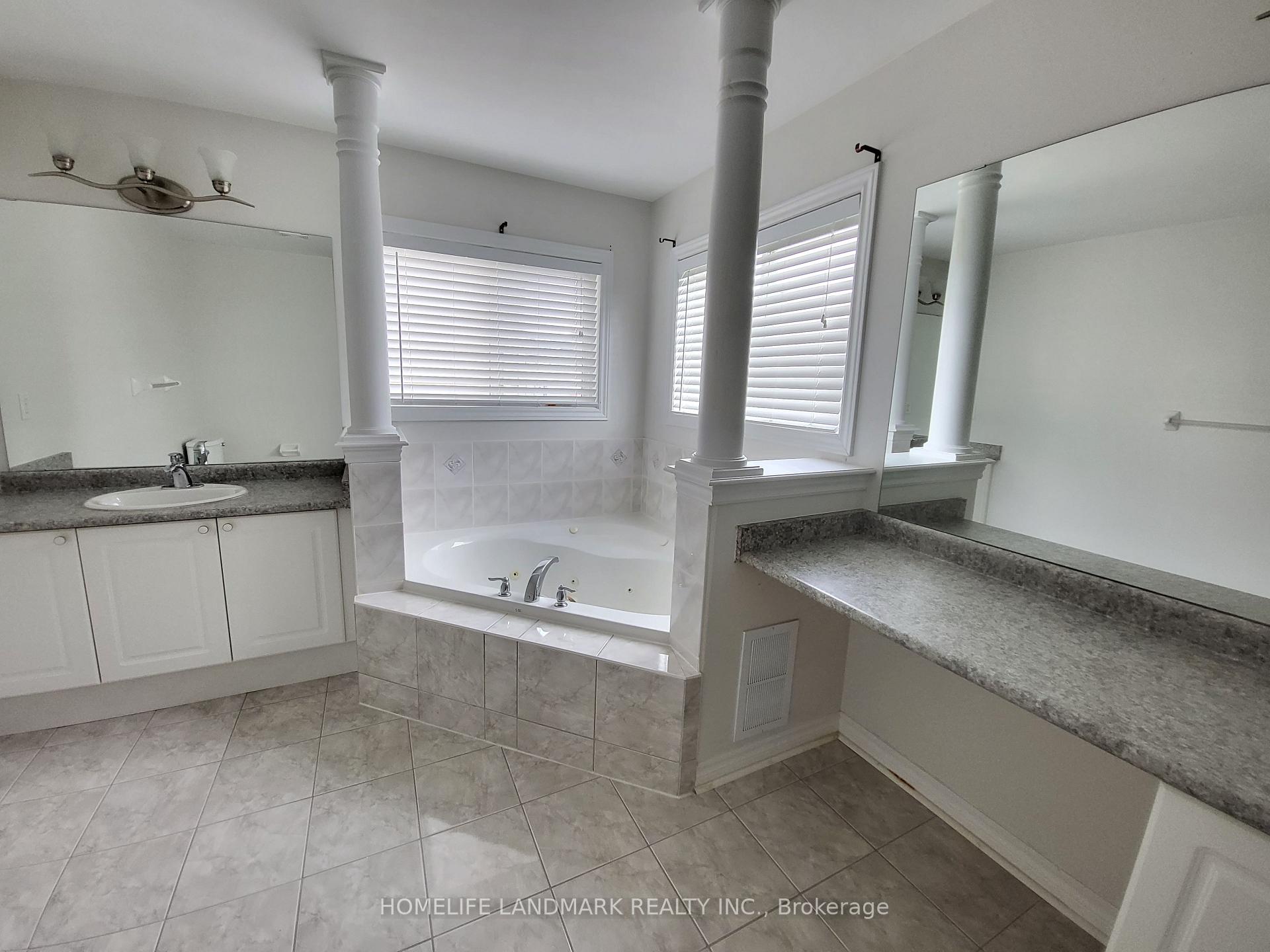 Photo 21 of 37 Maple Crown Terrace, Barrie, Innis-Shore — HOMEH