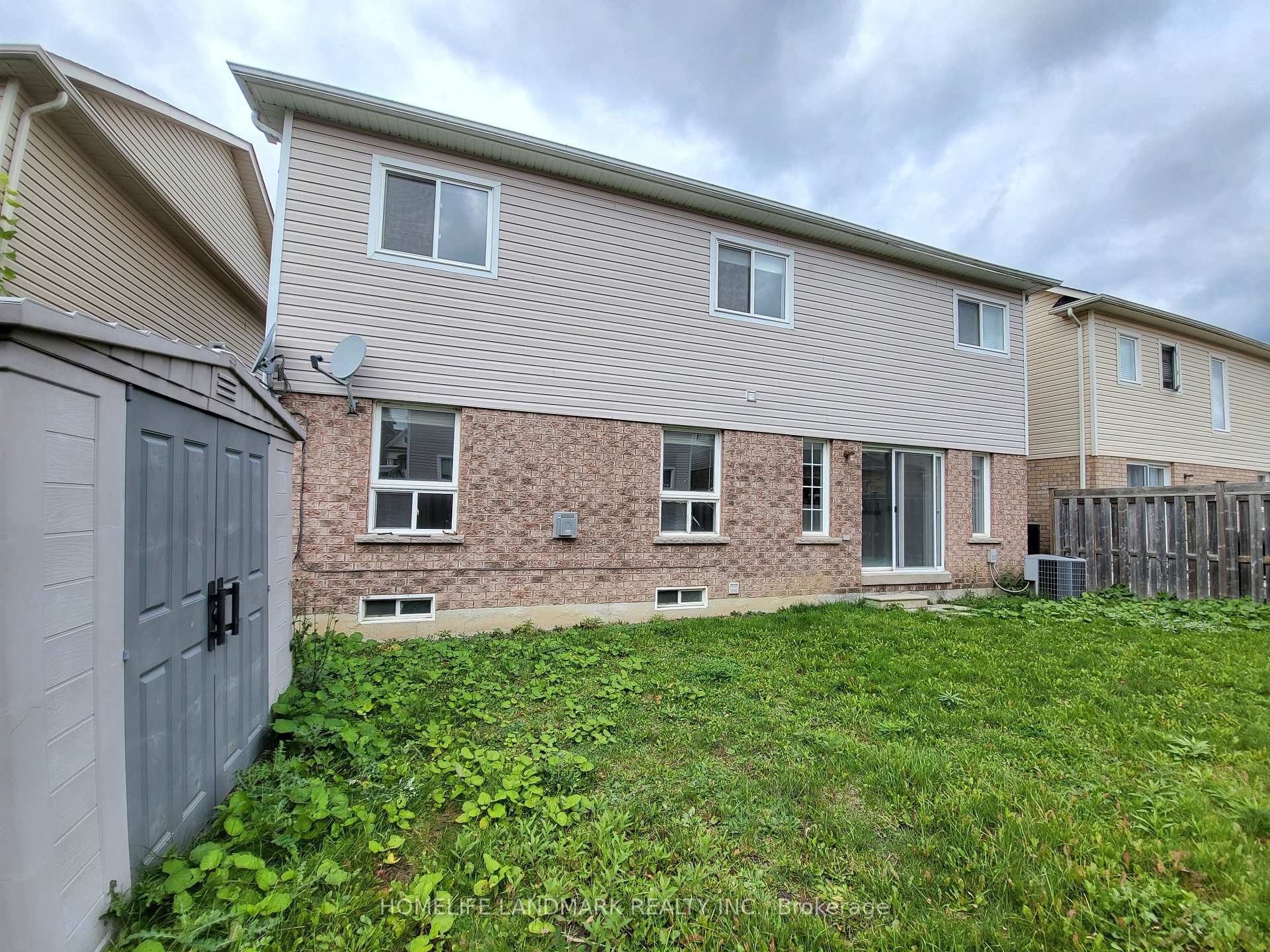 Photo 22 of 37 Maple Crown Terrace, Barrie, Innis-Shore — HOMEH