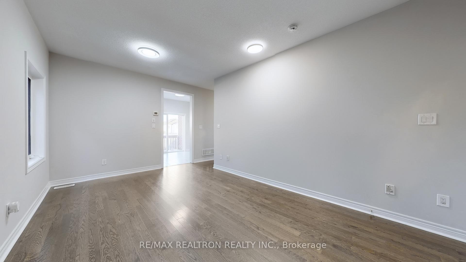 Photo 8 of 51 Pearcey Crescent, Barrie, West Bayfield — HOMEH