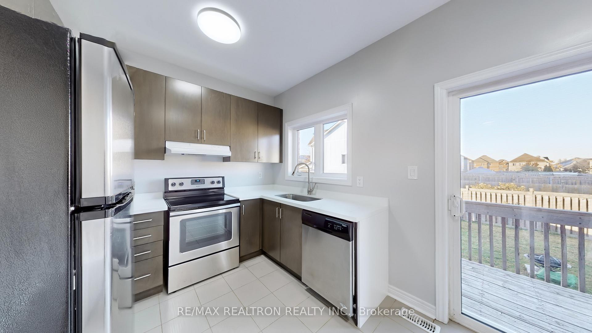 Photo 14 of 51 Pearcey Crescent, Barrie, West Bayfield — HOMEH