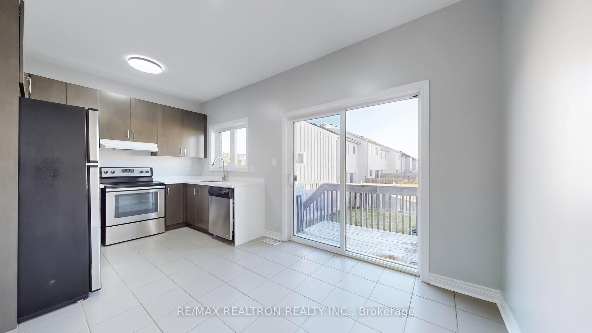 Photo 12 of 51 Pearcey Crescent, Barrie, West Bayfield — HOMEH