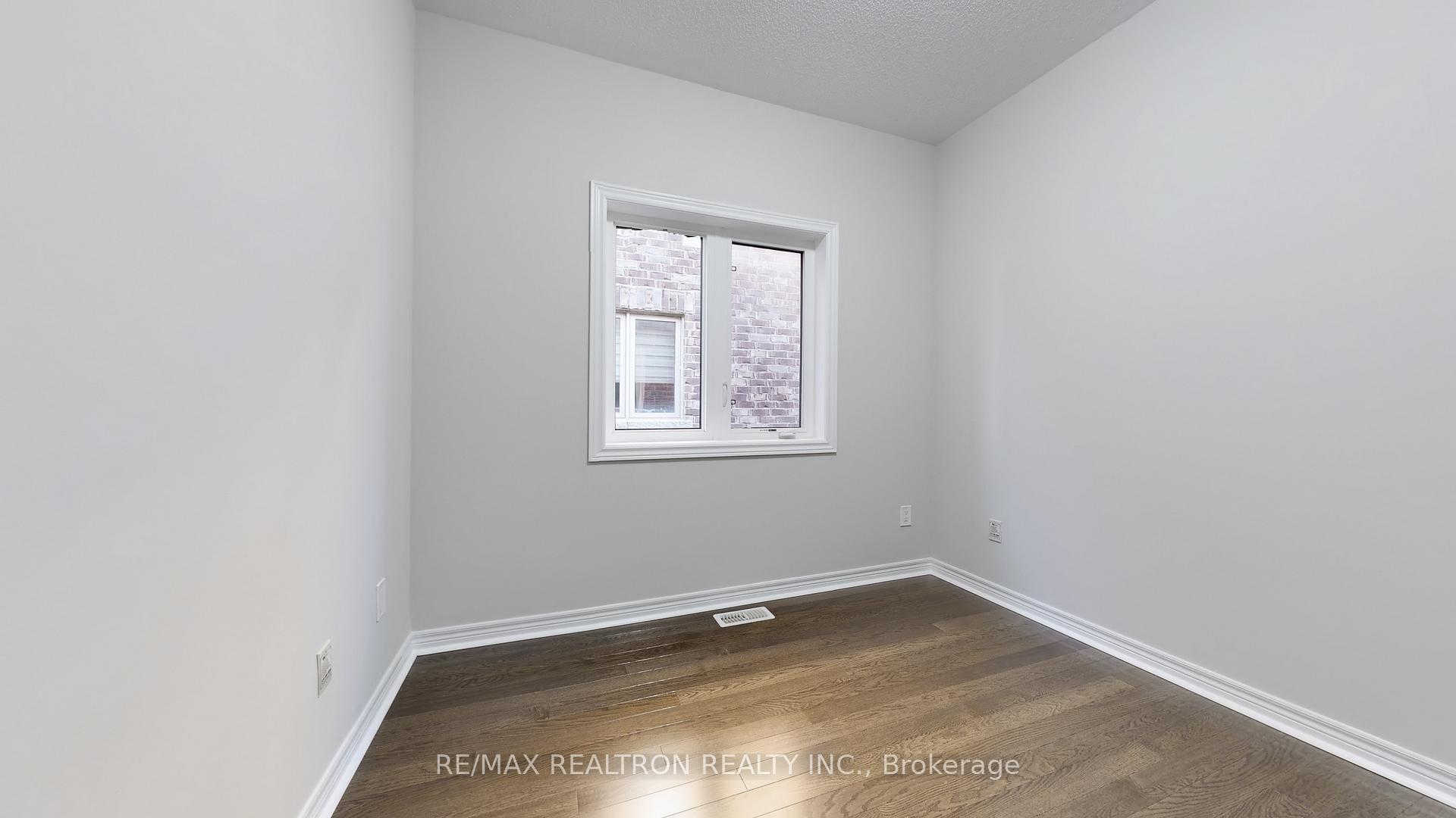 Photo 20 of 51 Pearcey Crescent, Barrie, West Bayfield — HOMEH