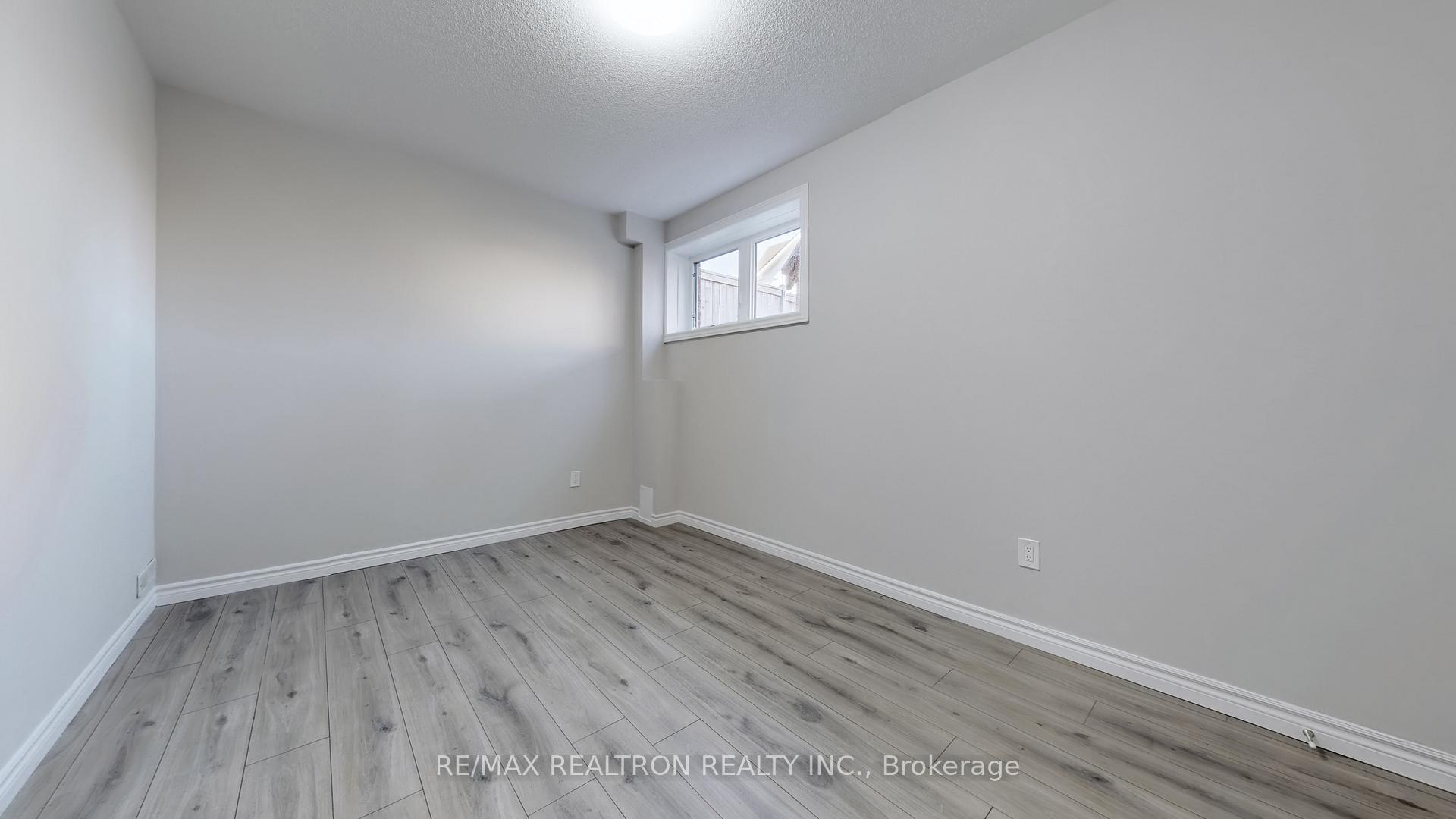 Photo 26 of 51 Pearcey Crescent, Barrie, West Bayfield — HOMEH