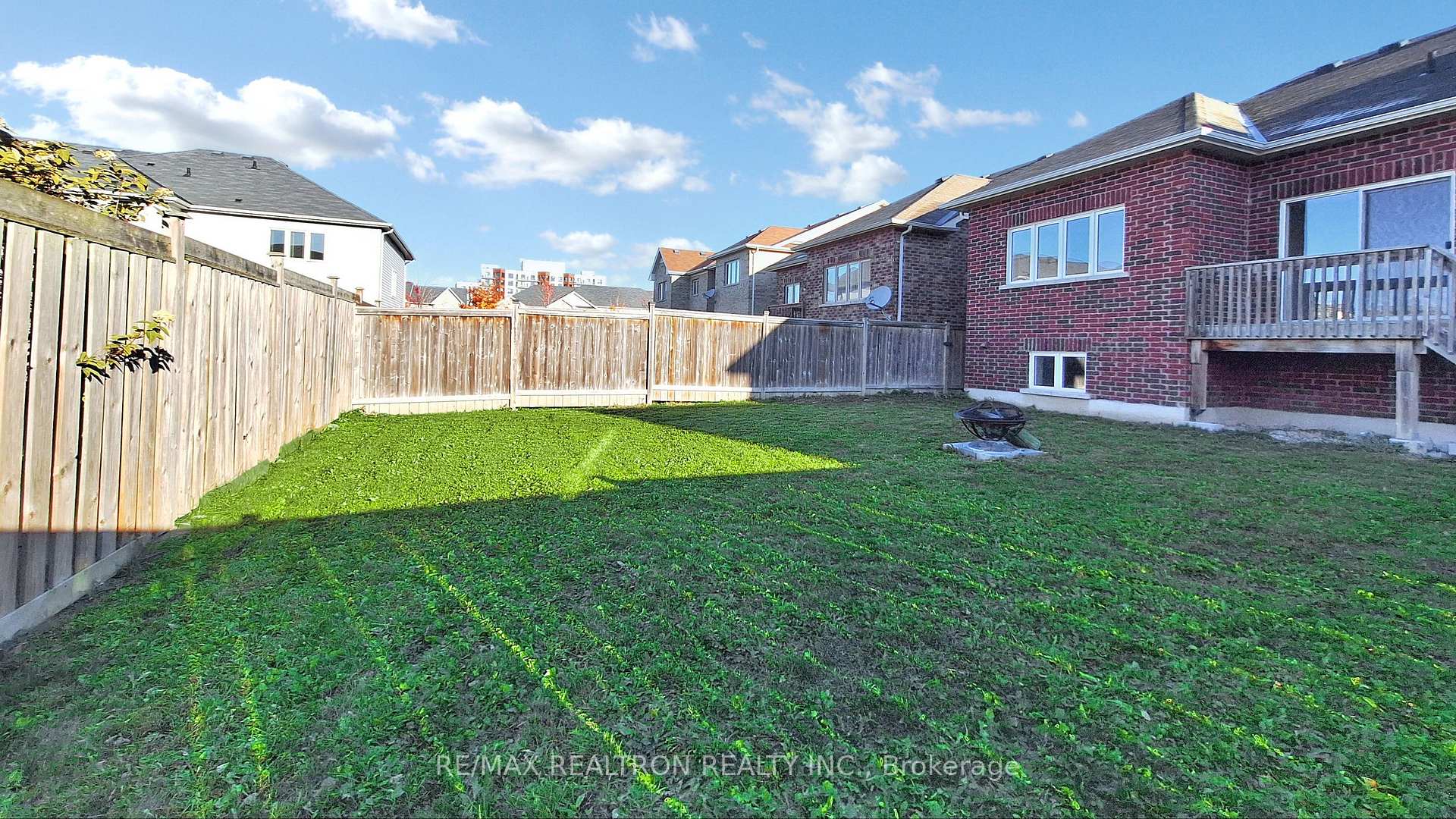 Photo 30 of 51 Pearcey Crescent, Barrie, West Bayfield — HOMEH