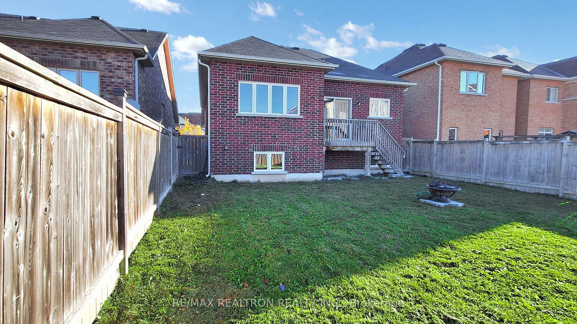Photo 40 of 51 Pearcey Crescent, Barrie, West Bayfield — HOMEH