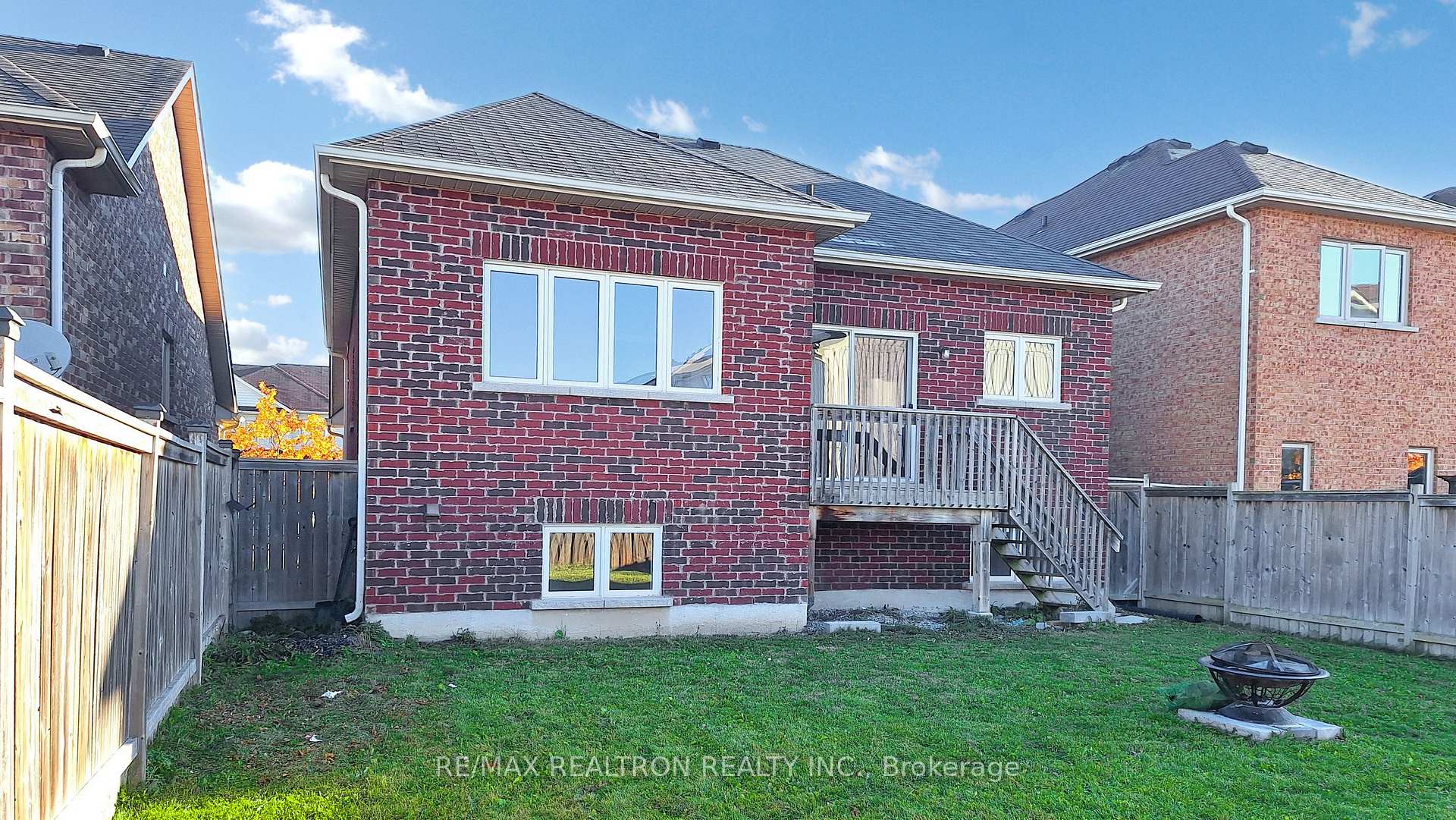 Photo 36 of 51 Pearcey Crescent, Barrie, West Bayfield — HOMEH