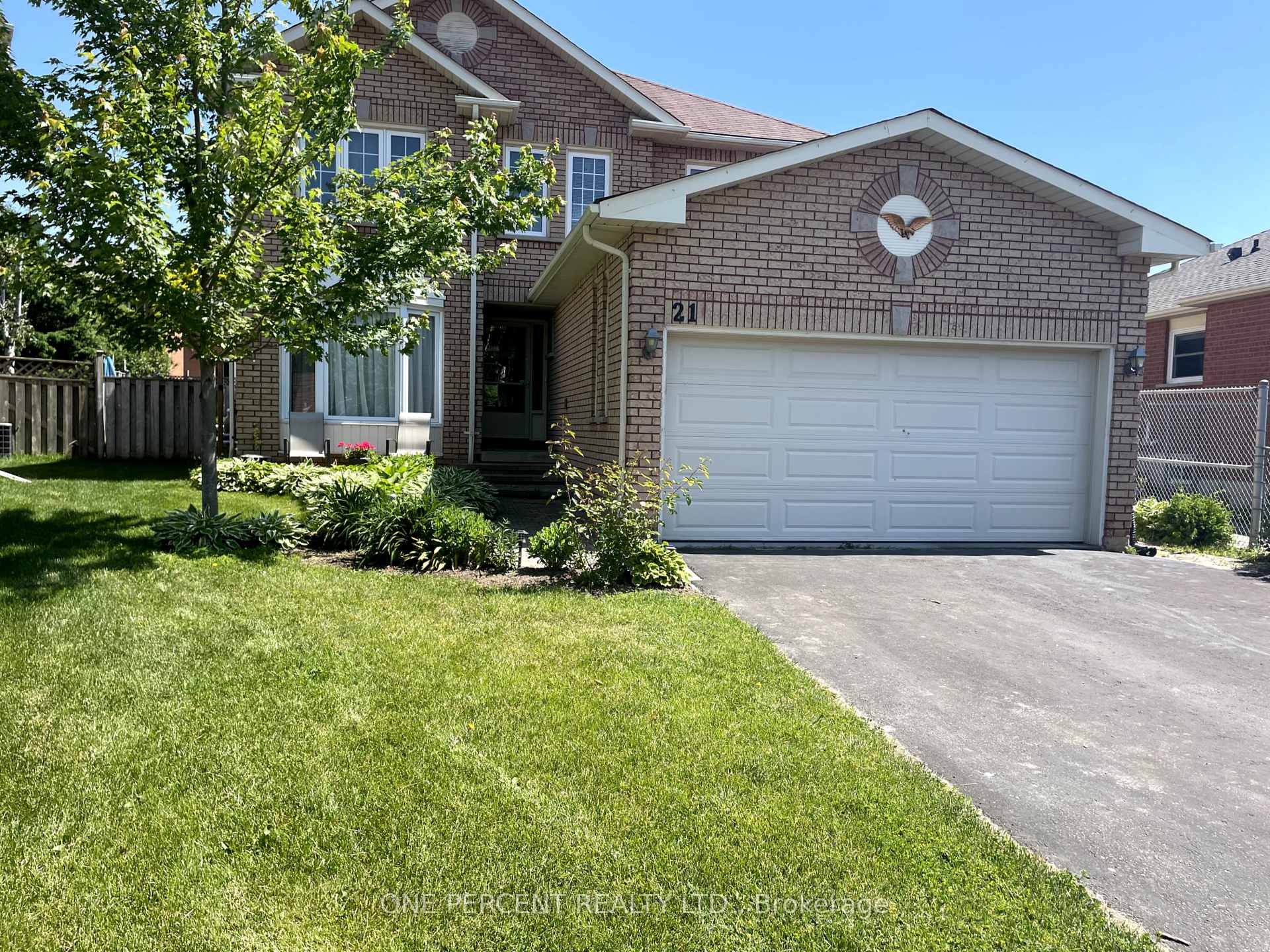 Front of 21 Barwick Drive E