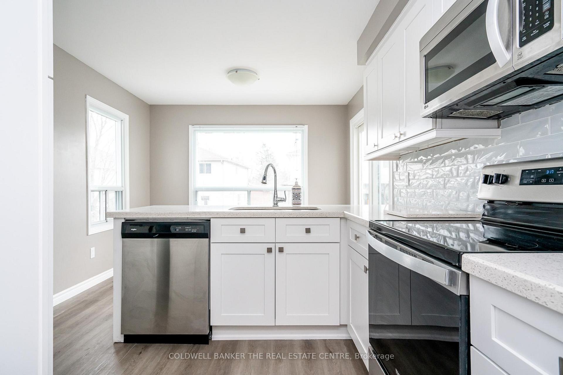 Photo 8 of 9 Penton Drive, Barrie, West Bayfield — HOMEH