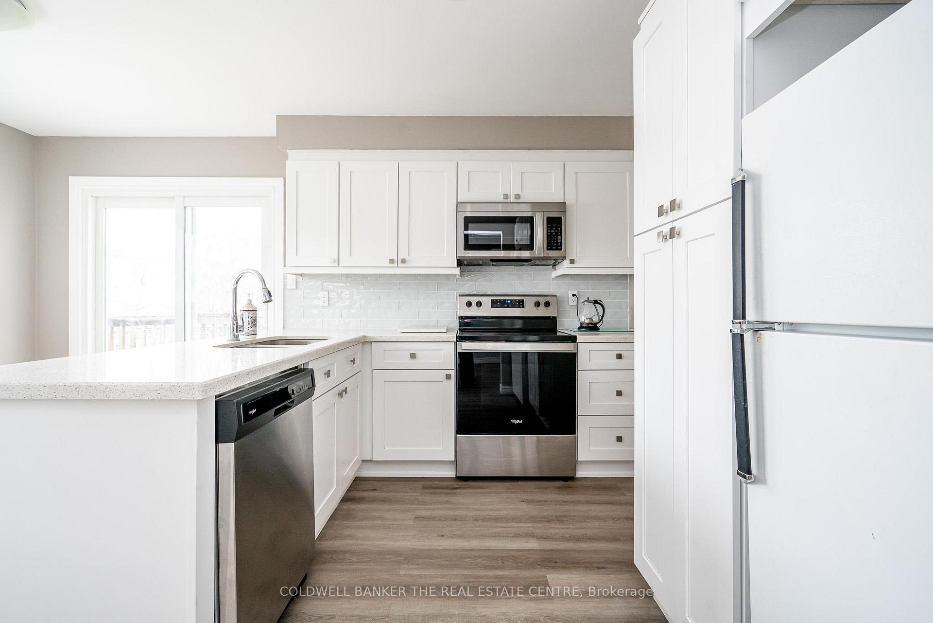 Photo 9 of 9 Penton Drive, Barrie, West Bayfield — HOMEH