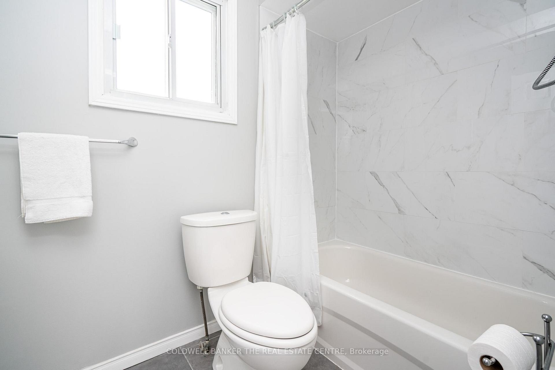 Photo 15 of 9 Penton Drive, Barrie, West Bayfield — HOMEH