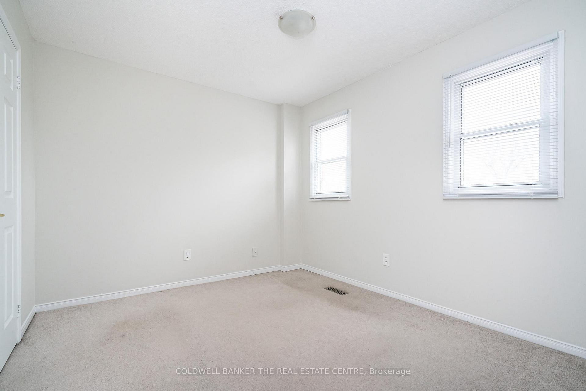 Photo 16 of 9 Penton Drive, Barrie, West Bayfield — HOMEH
