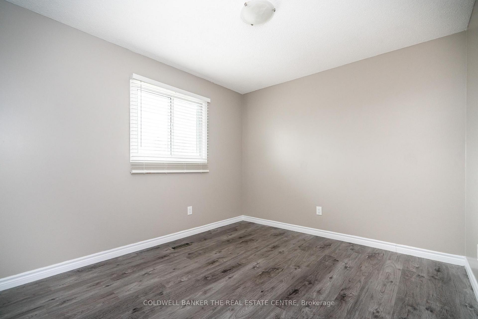 Photo 17 of 9 Penton Drive, Barrie, West Bayfield — HOMEH