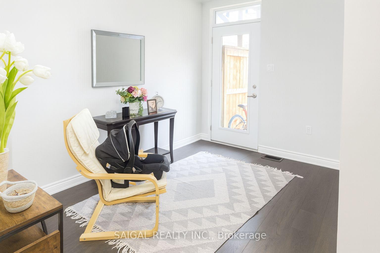 Photo 9 of Unit 10, 10 Birmingham Drive, Cambridge, Hagey — HOMEH