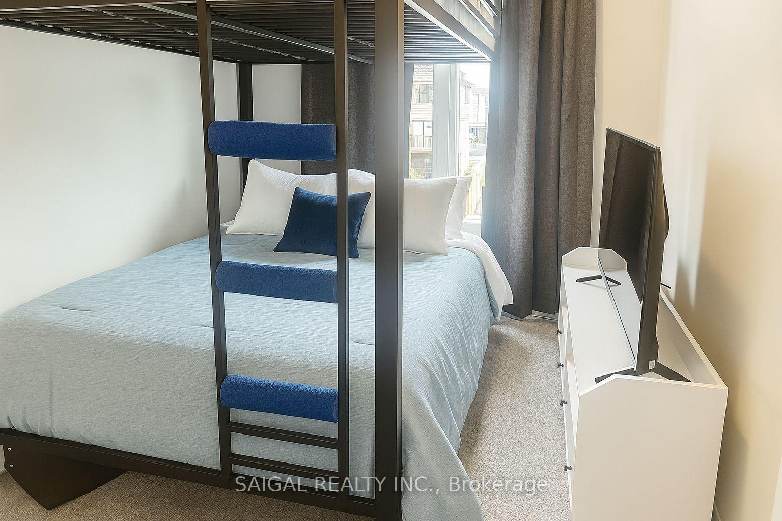 Photo 11 of Unit 10, 10 Birmingham Drive, Cambridge, Hagey — HOMEH