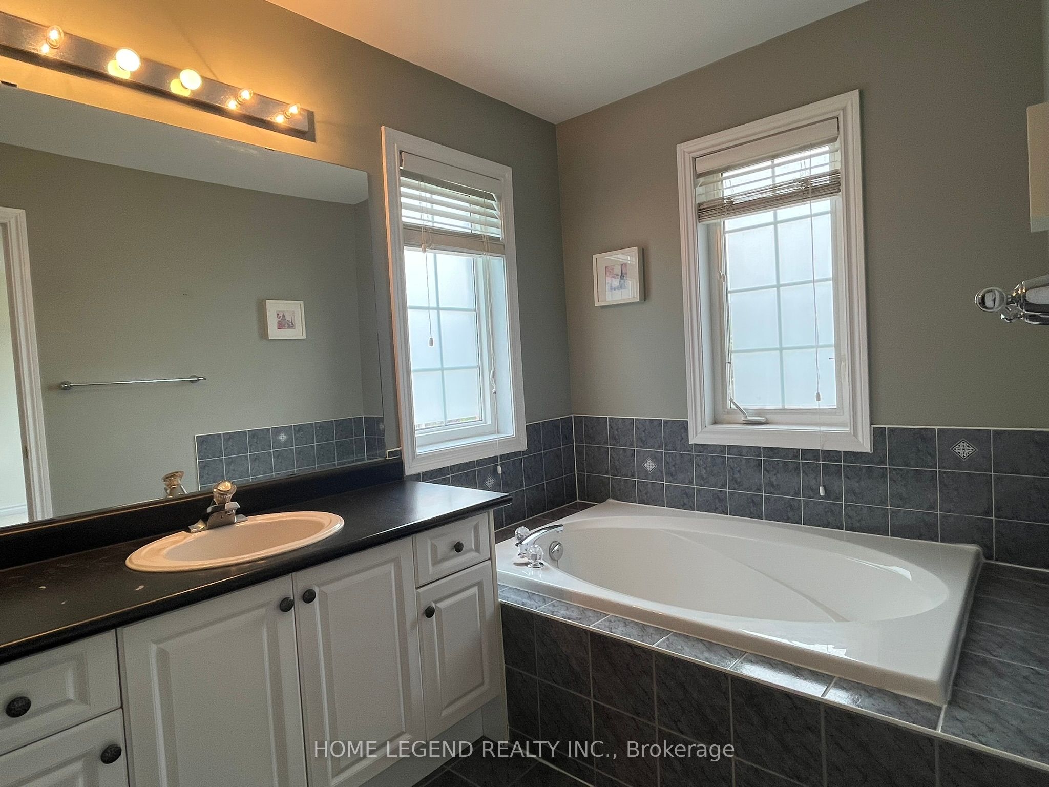 Photo 45 of 108 Viscount Drive, Markham, Berczy — HOMEH