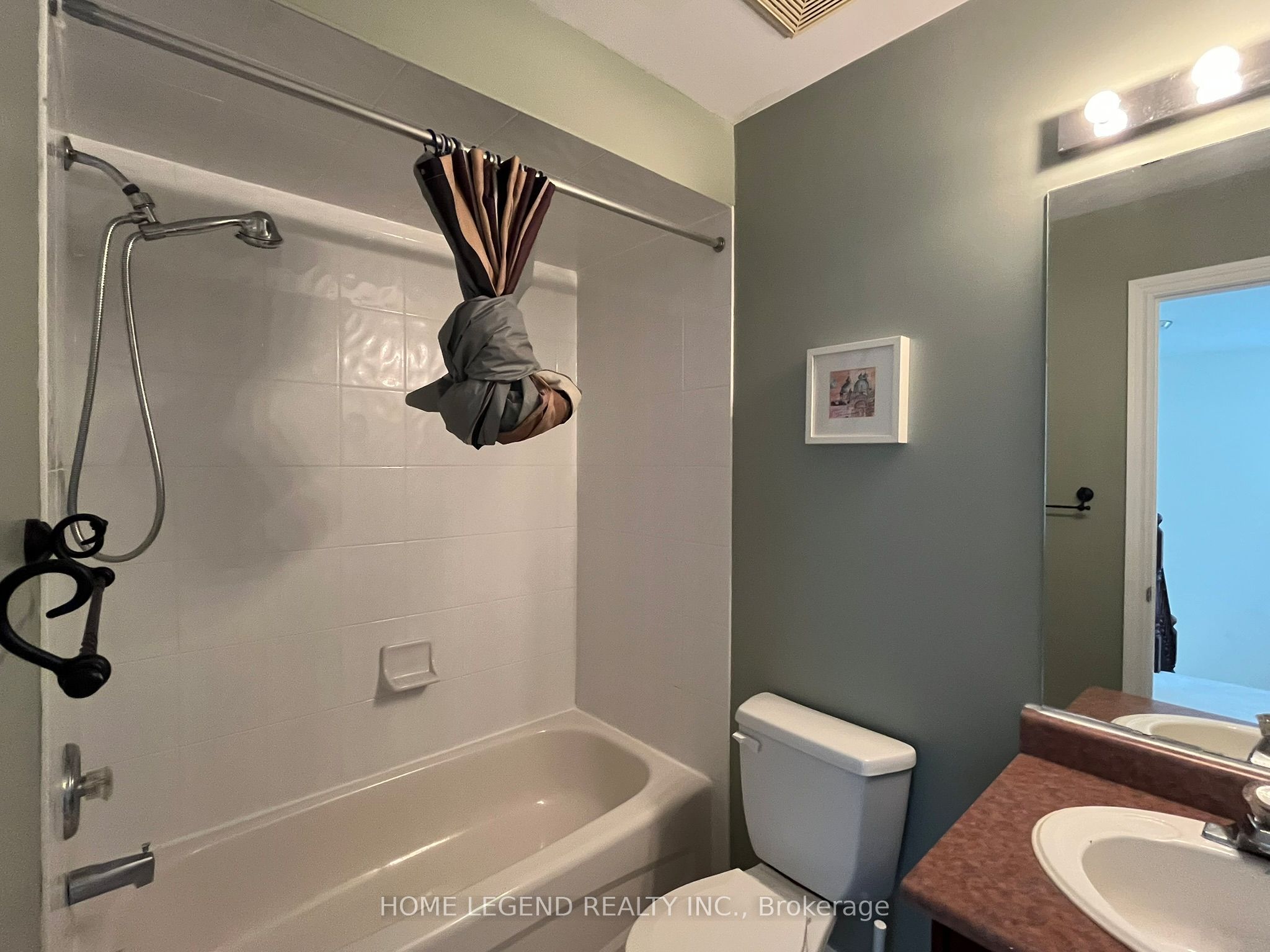 Photo 42 of 108 Viscount Drive, Markham, Berczy — HOMEH